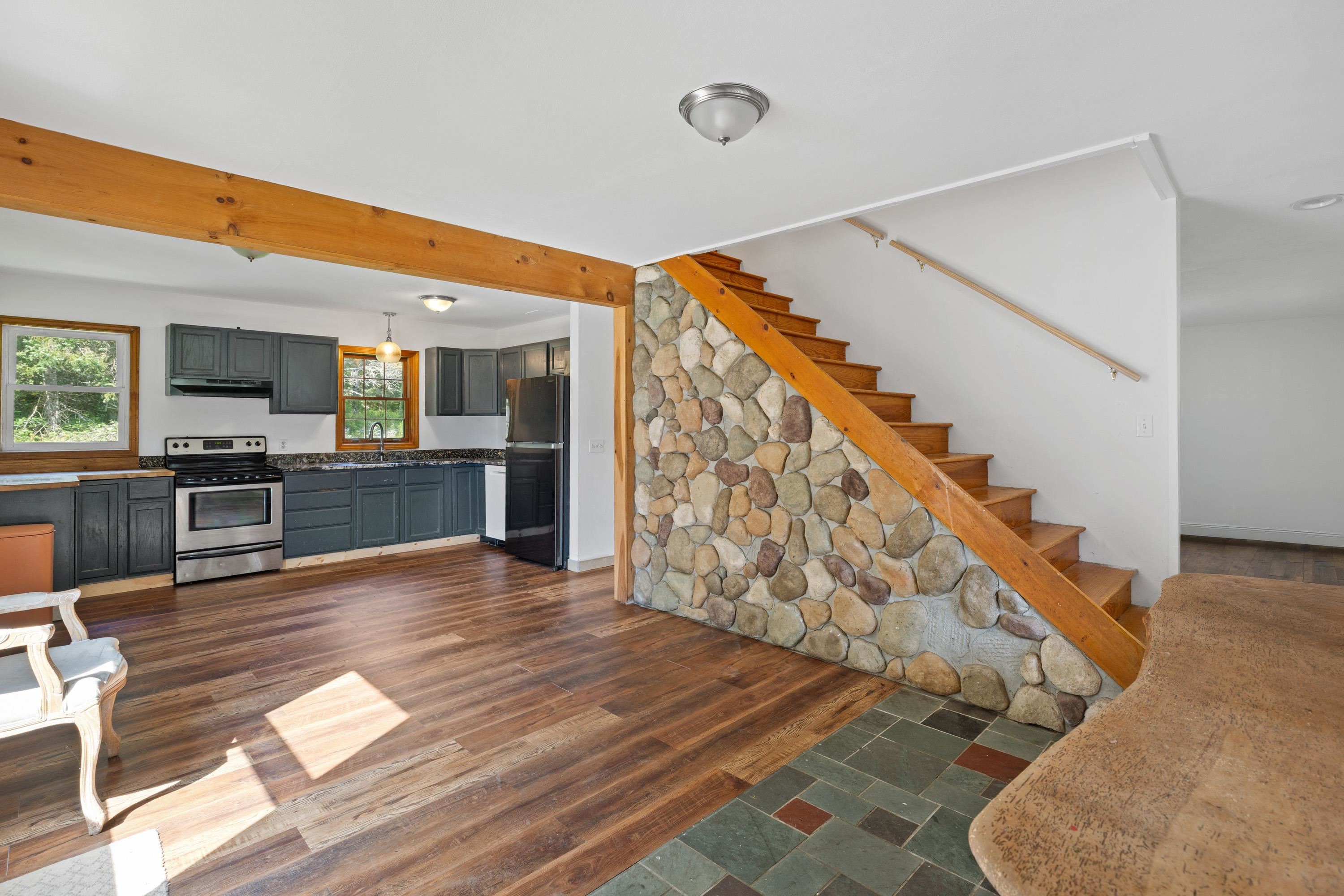 16 Acorn Avenue photo 15