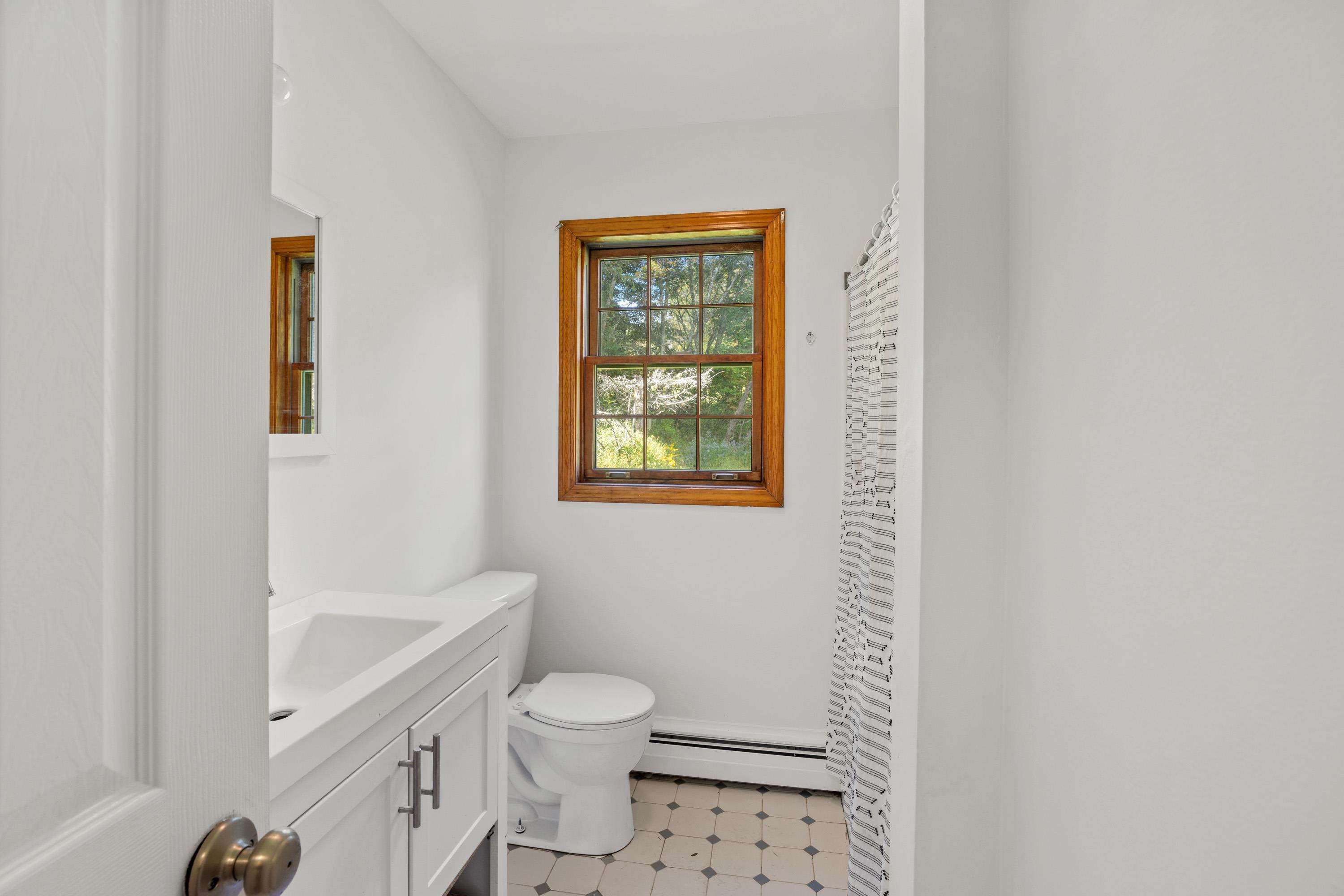 16 Acorn Avenue photo 19