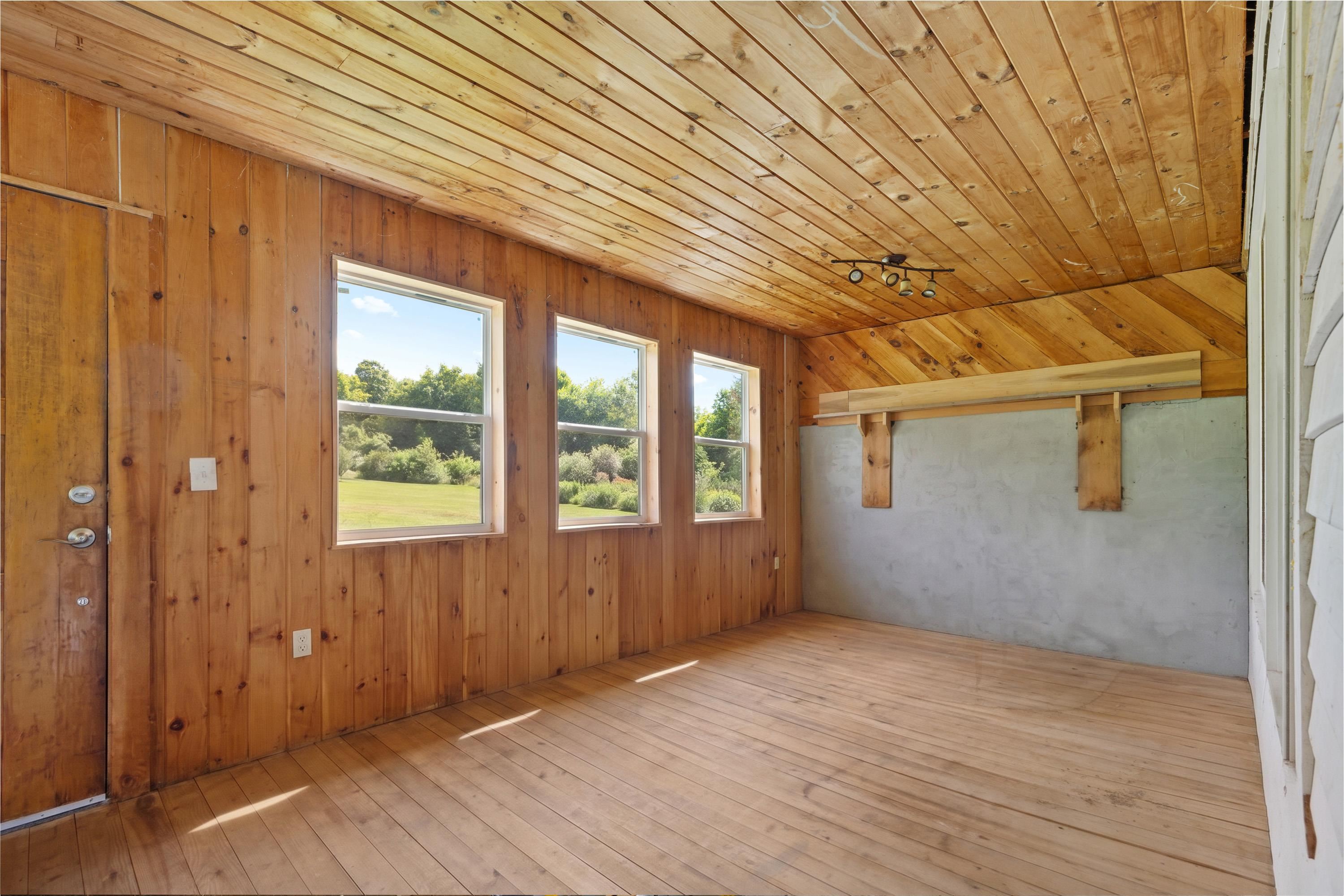 16 Acorn Avenue photo 26