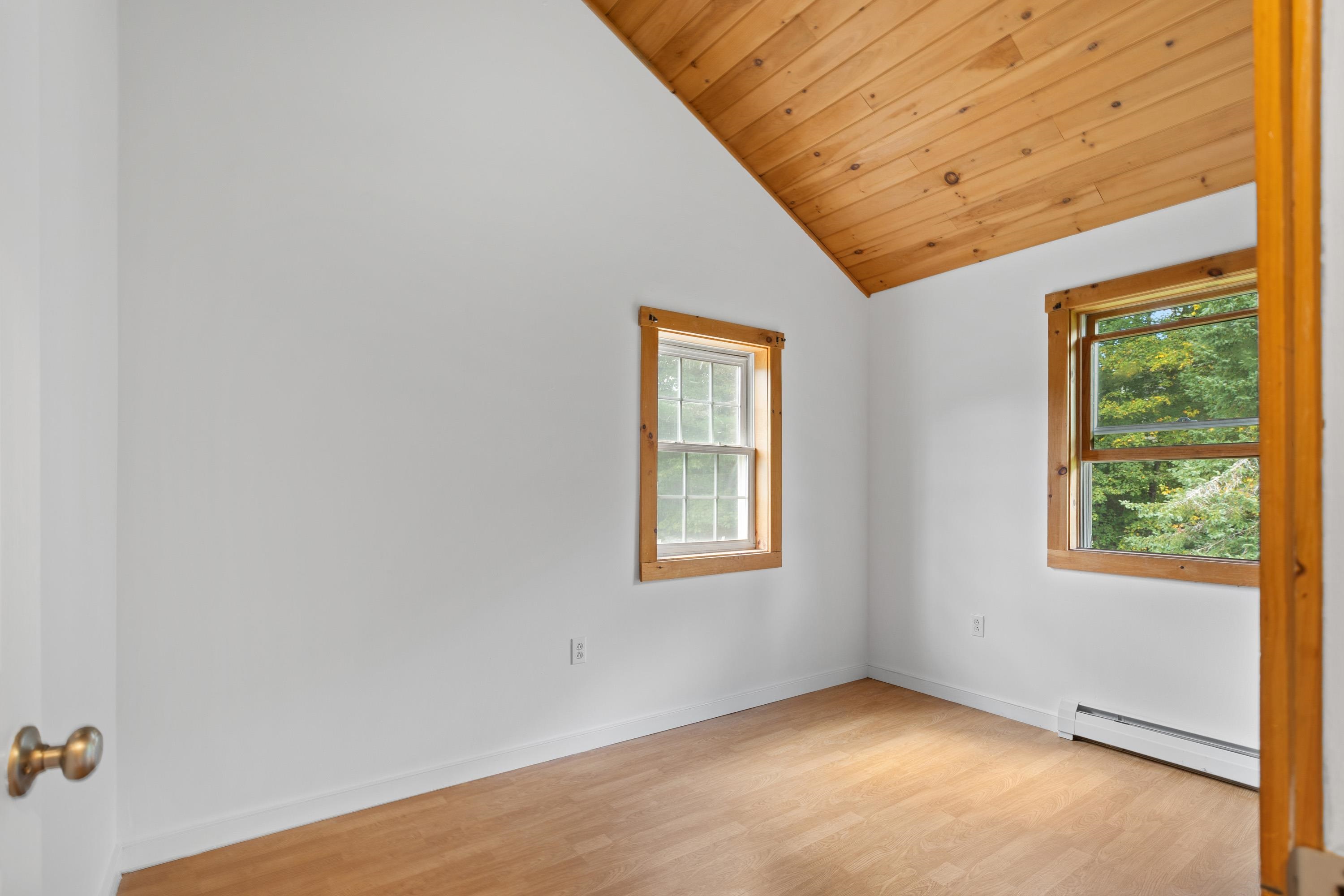 16 Acorn Avenue photo 27