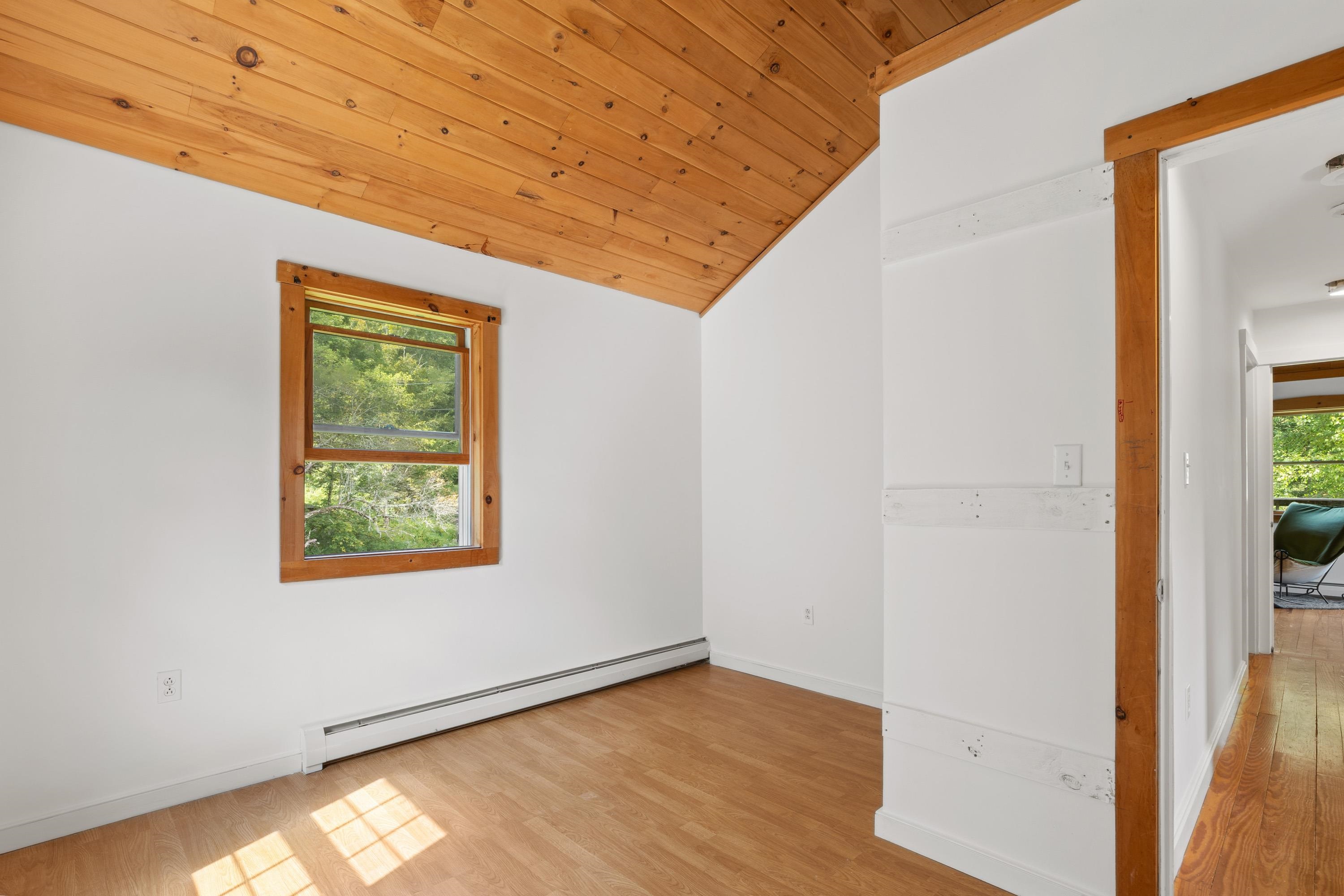 16 Acorn Avenue photo 29