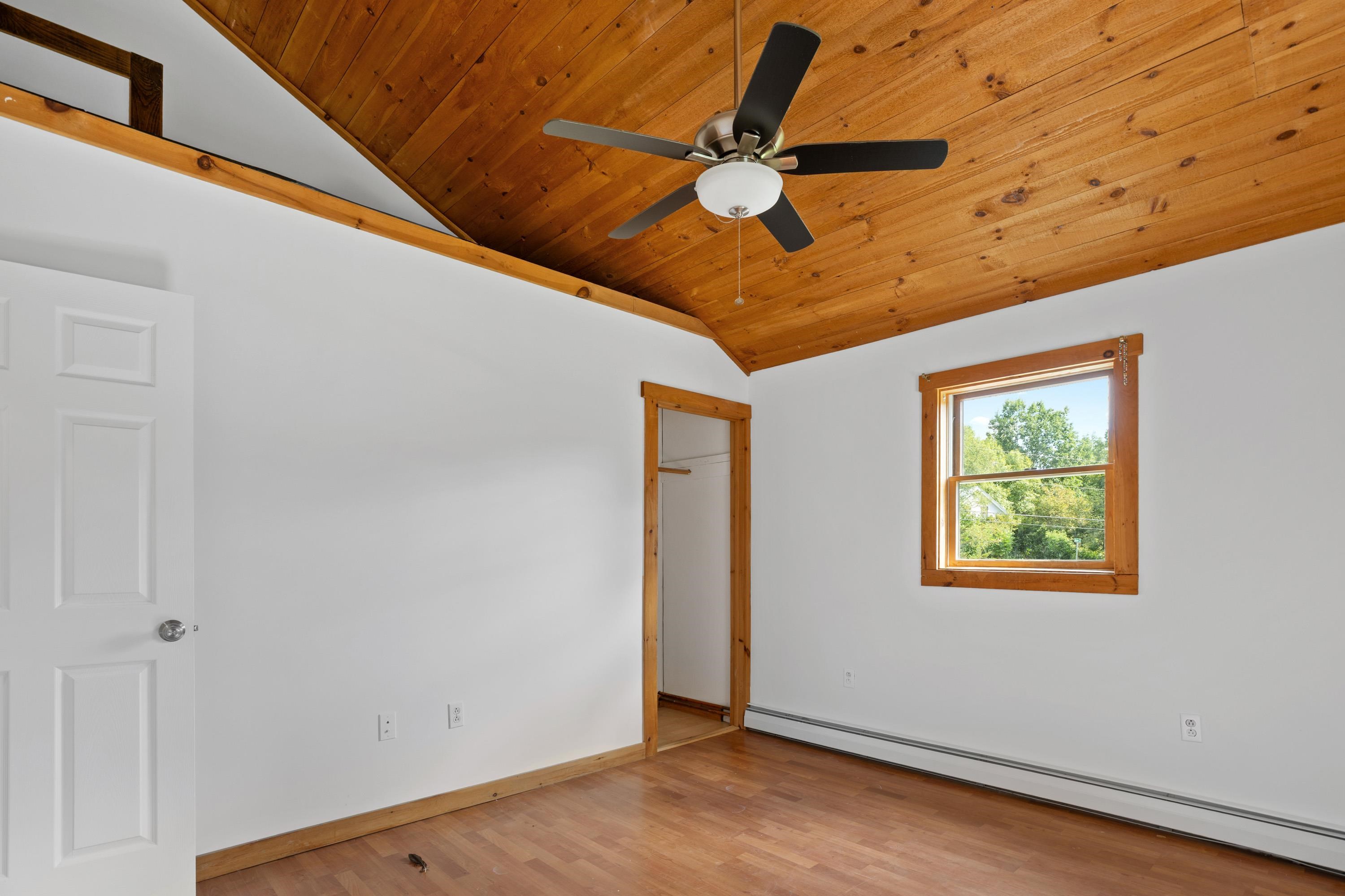 16 Acorn Avenue photo 31