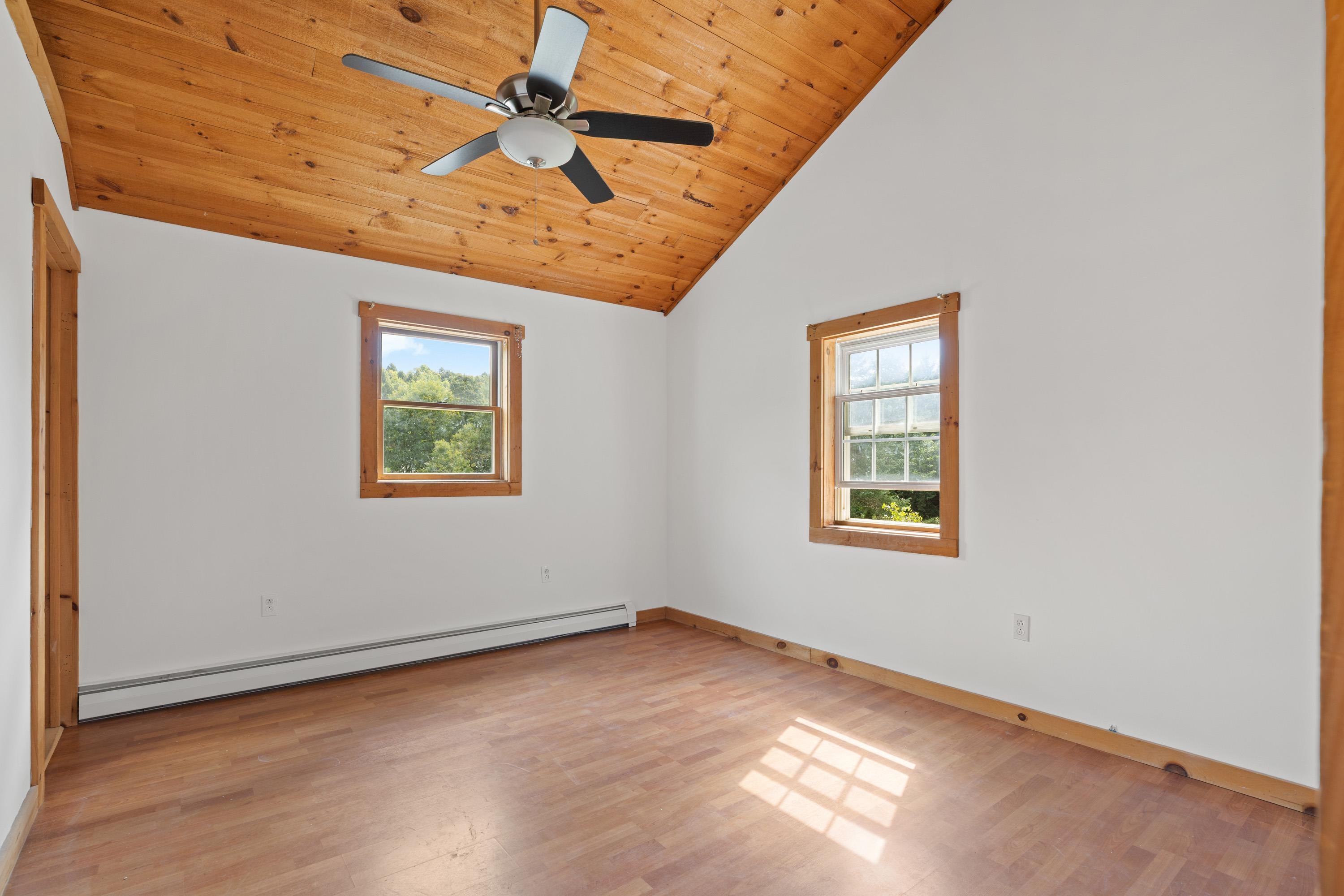 16 Acorn Avenue photo 32