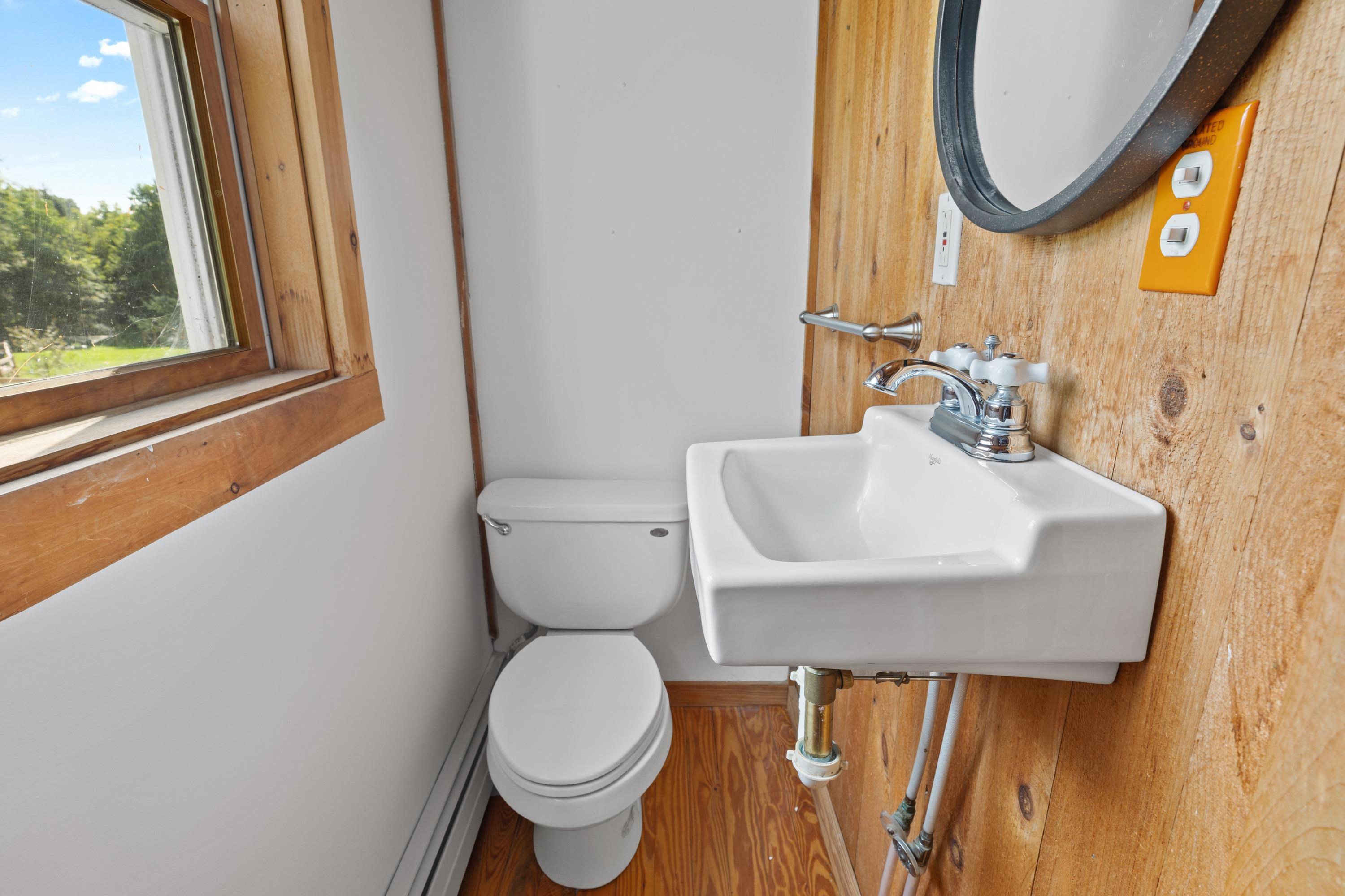 16 Acorn Avenue photo 35