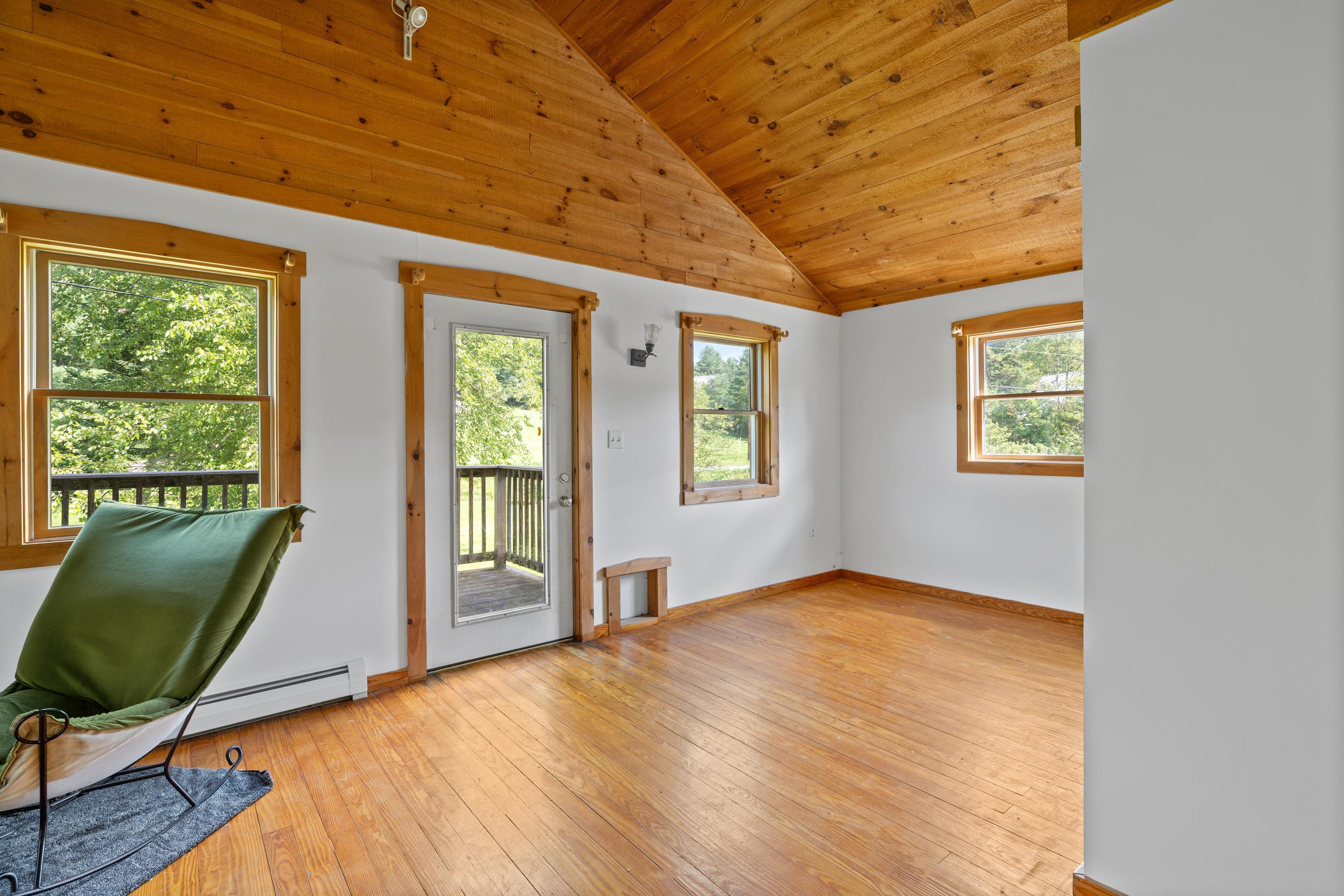 16 Acorn Avenue photo 37