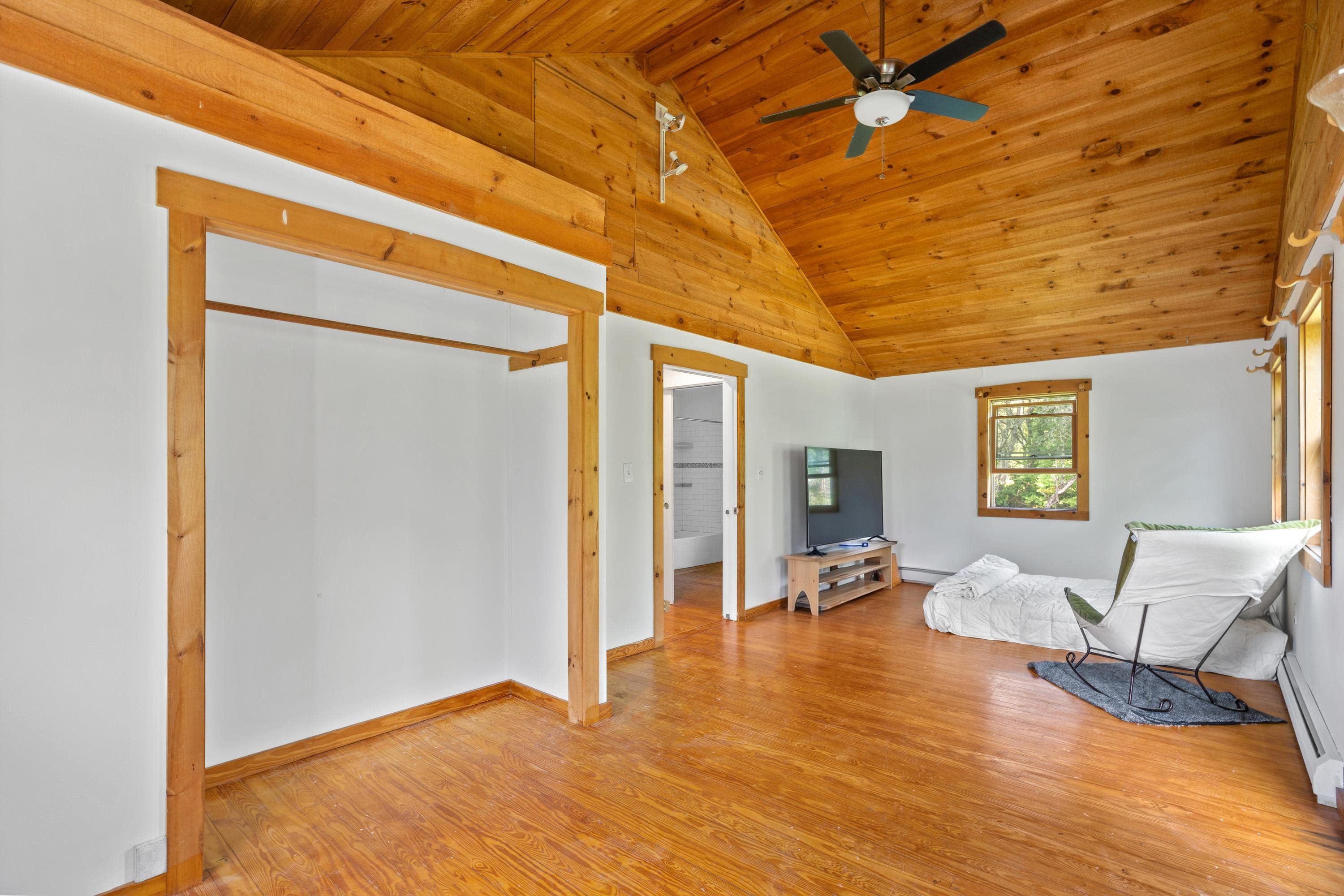 16 Acorn Avenue photo 38