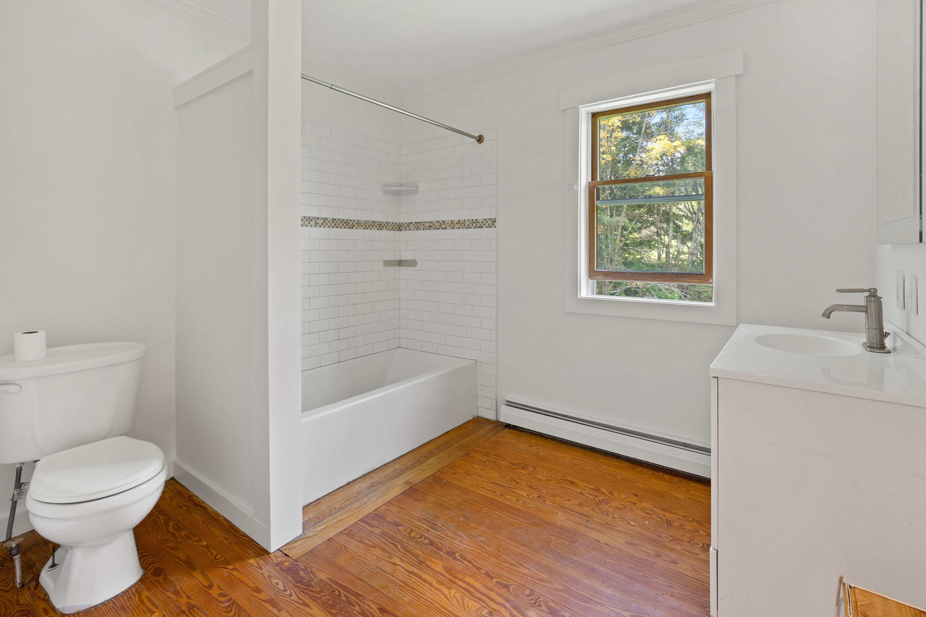 16 Acorn Avenue photo 39