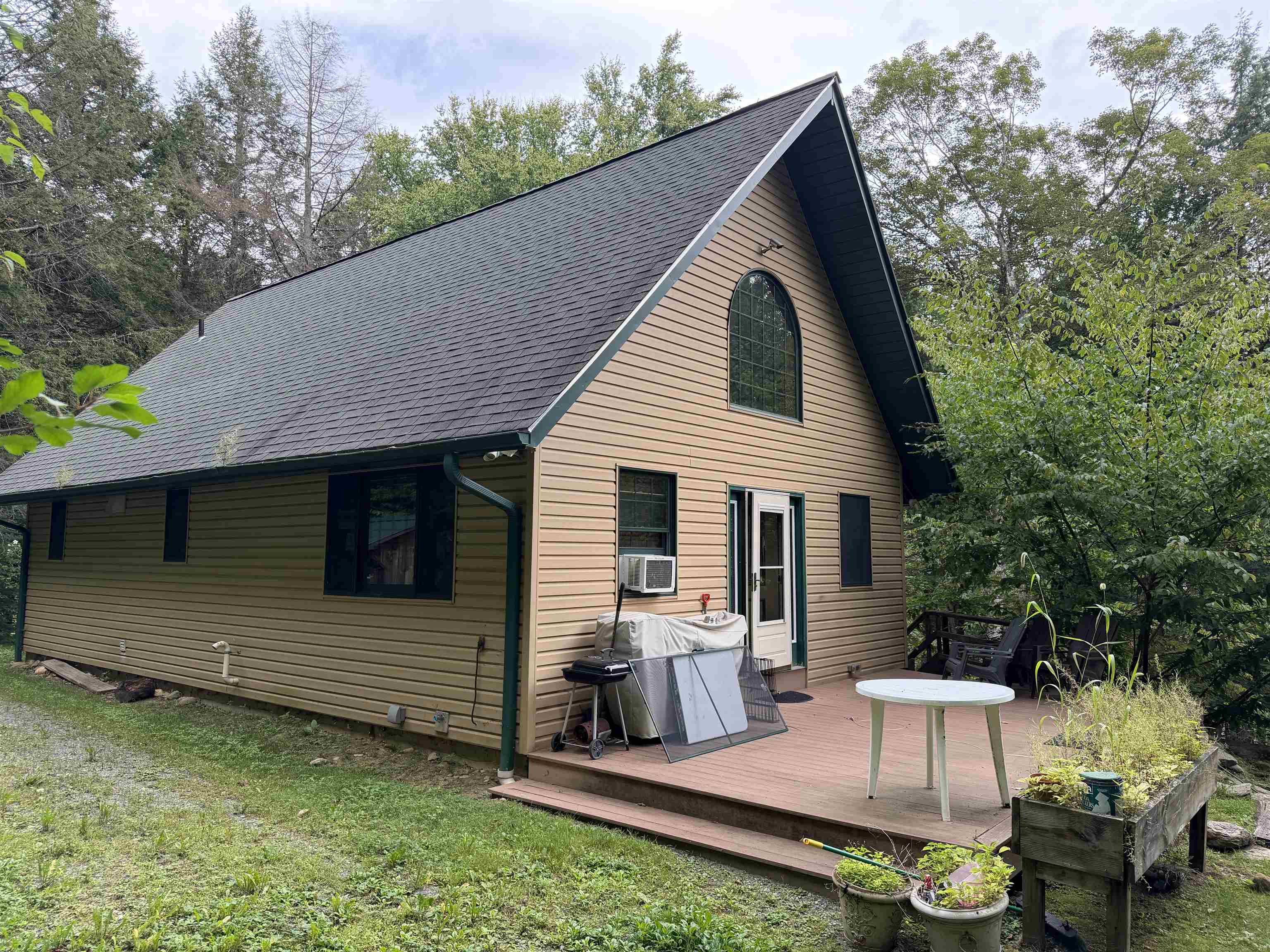 215 Gilbert Road photo 4