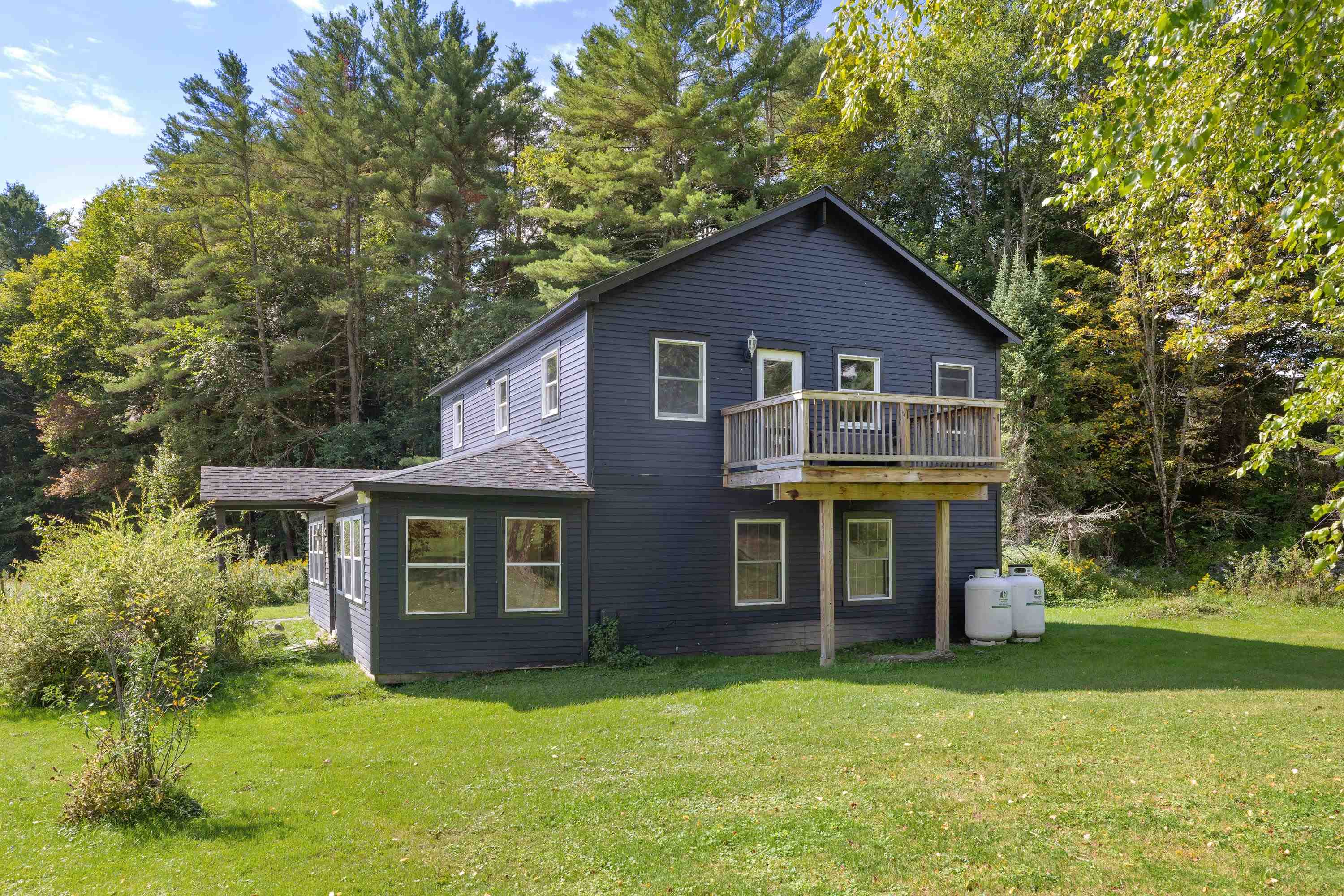 16 Acorn Avenue photo 5