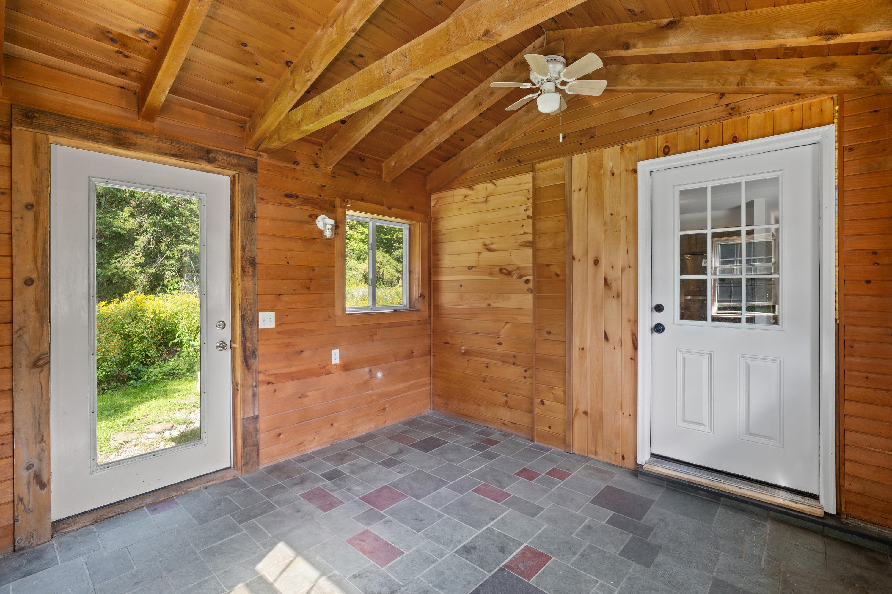16 Acorn Avenue photo 9