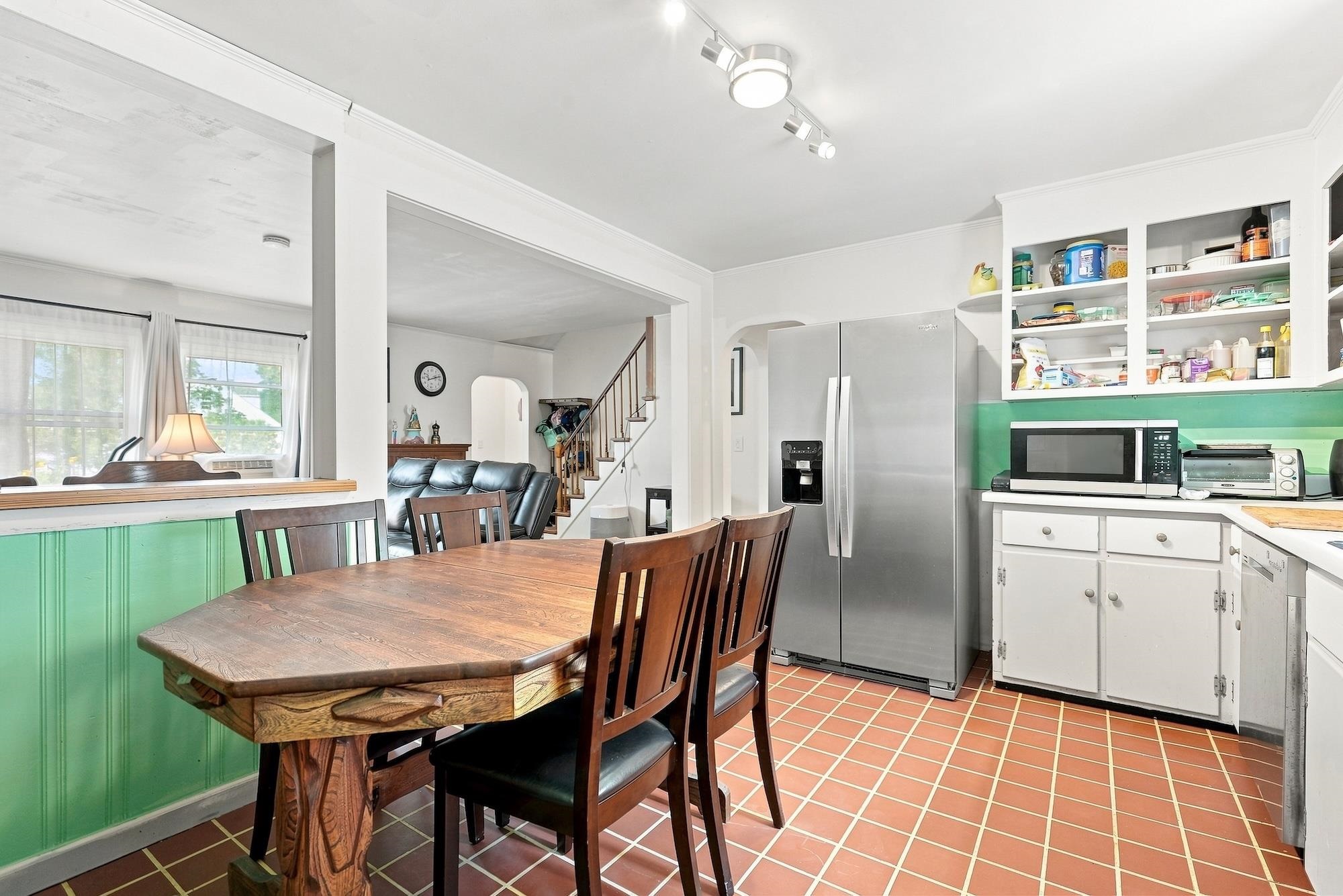 47 McIntosh Avenue photo 10