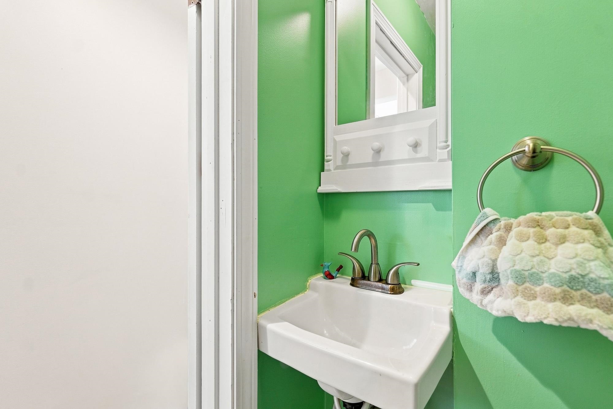 47 McIntosh Avenue photo 16