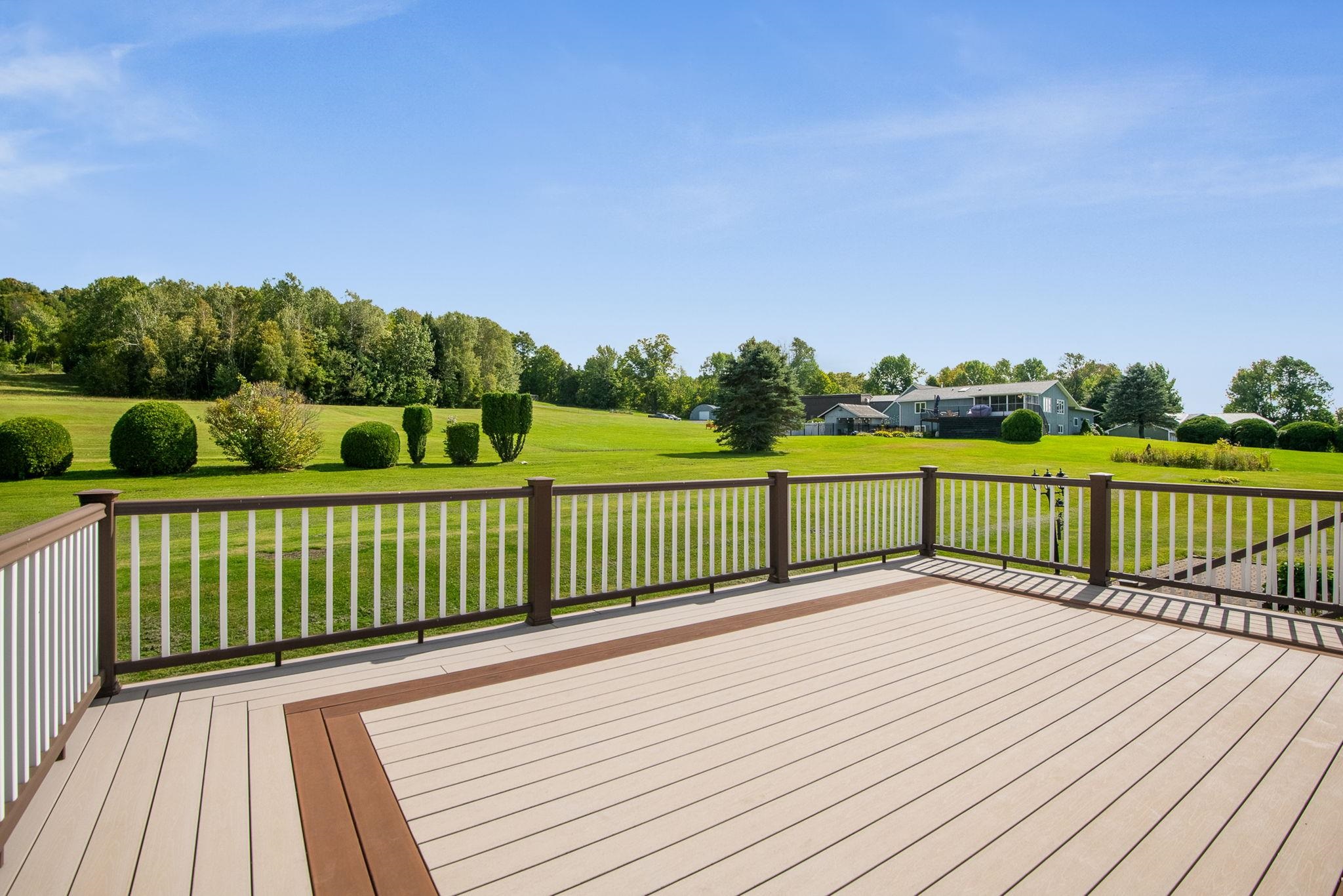 210 McLeod Road photo 17