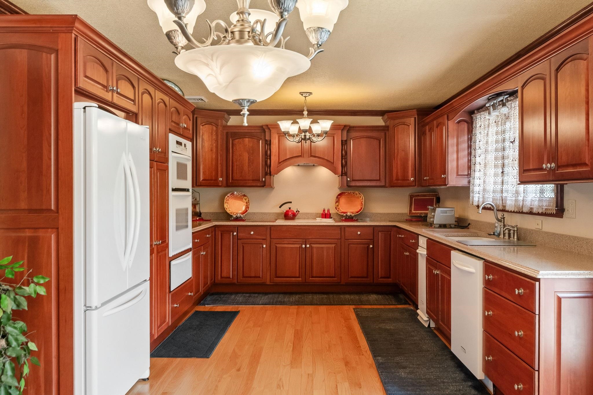 210 McLeod Road photo 20