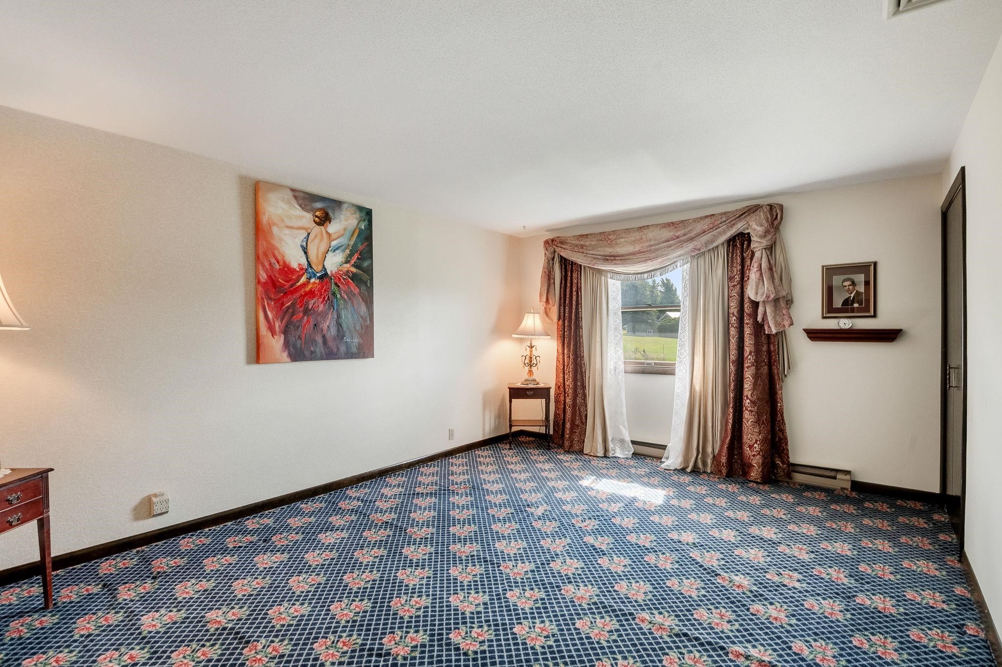 210 McLeod Road photo 27