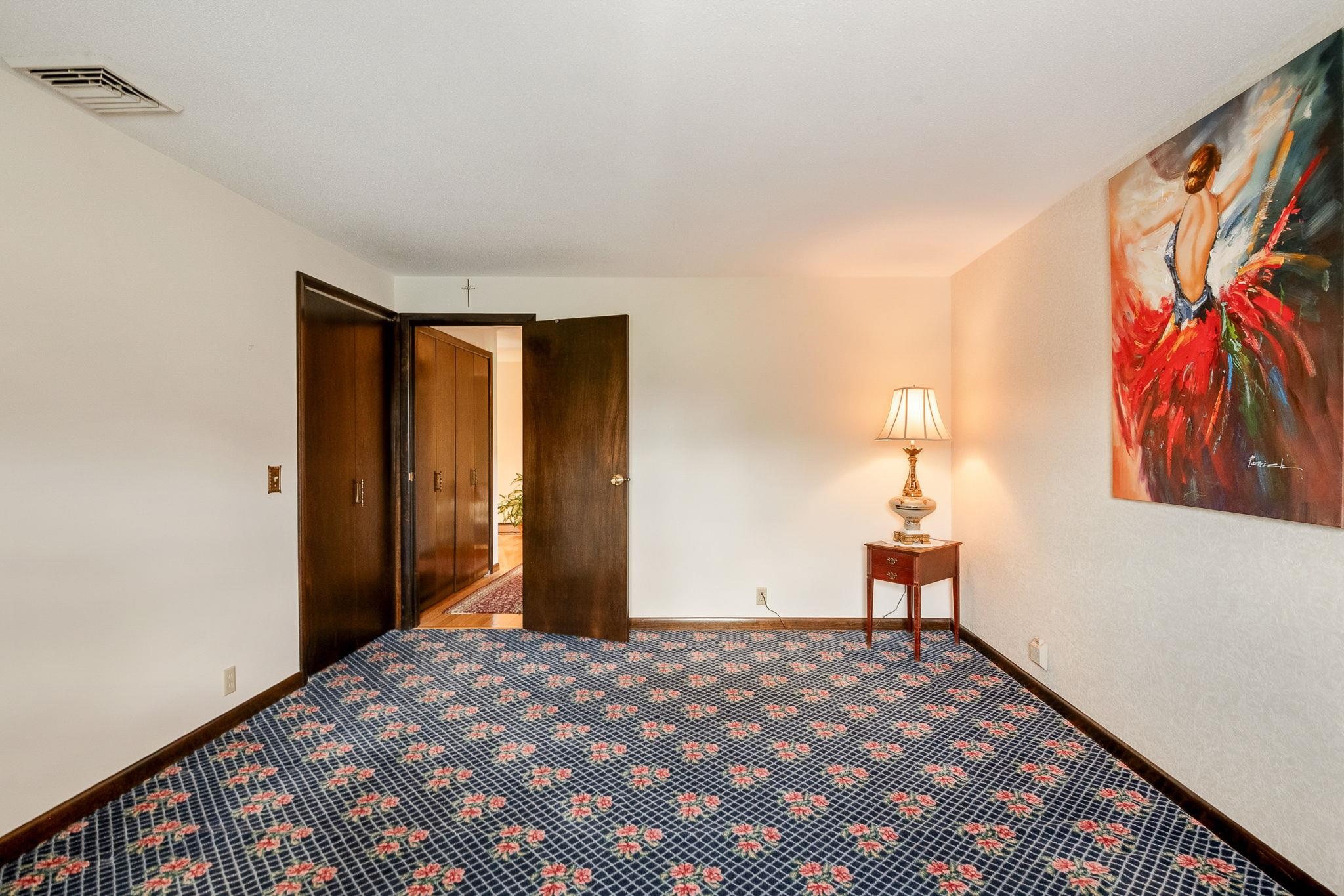 210 McLeod Road photo 29