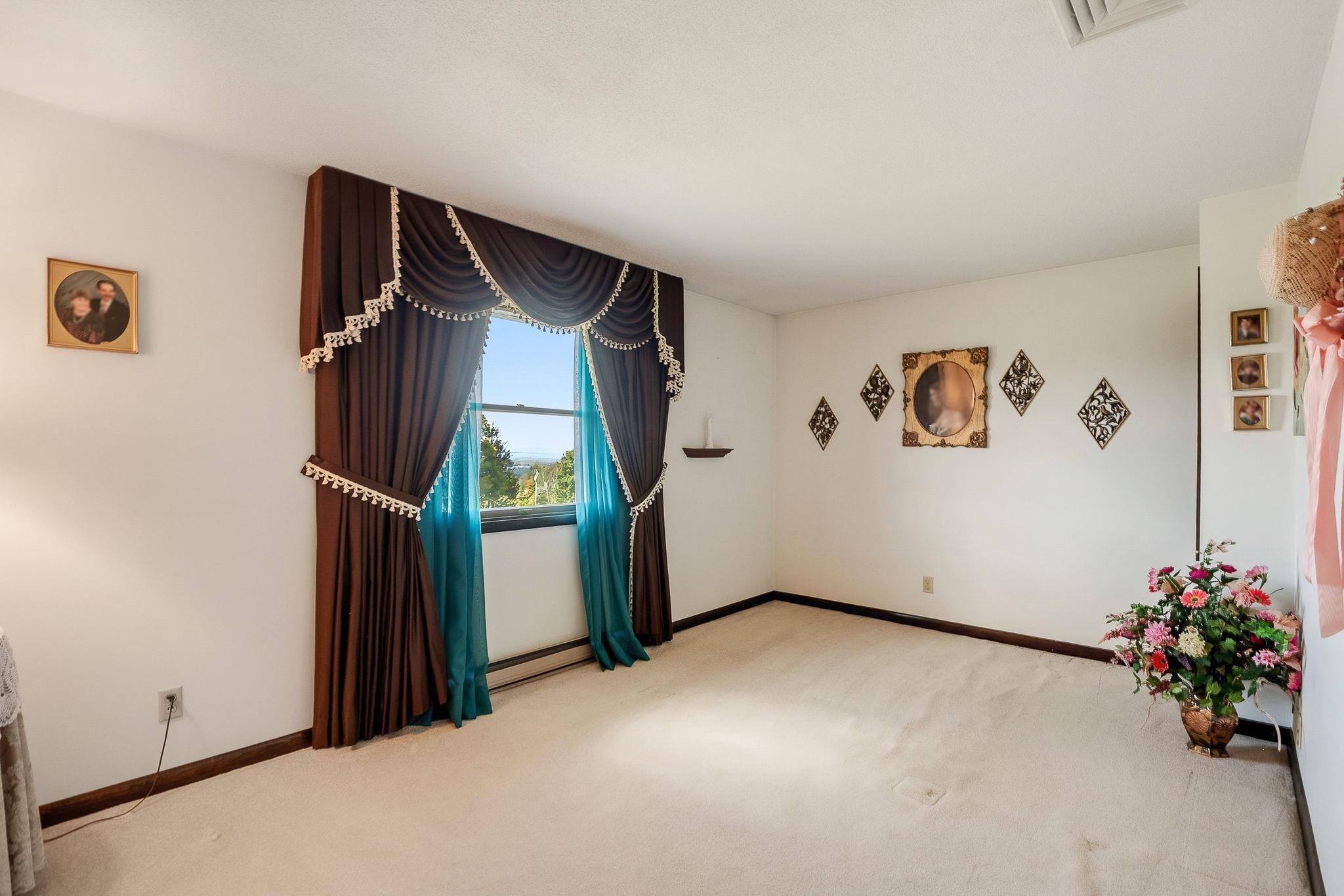 210 McLeod Road photo 32