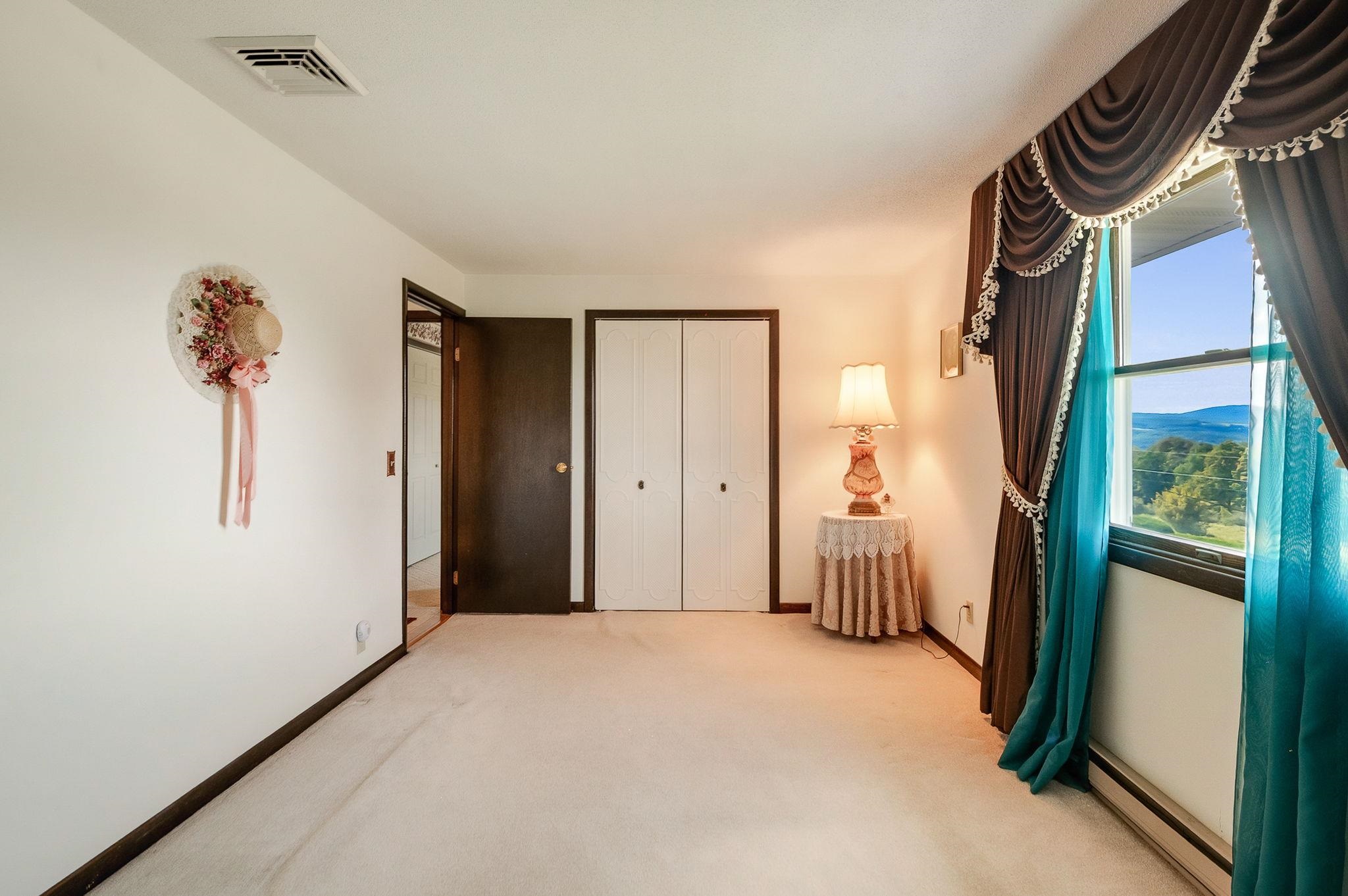 210 McLeod Road photo 34