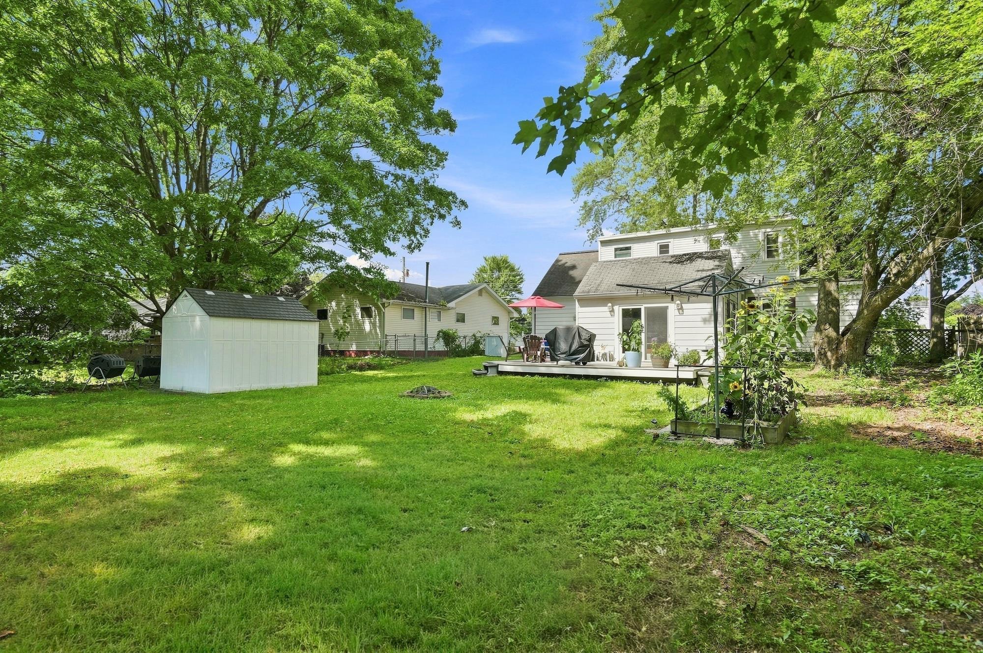 47 McIntosh Avenue photo 36