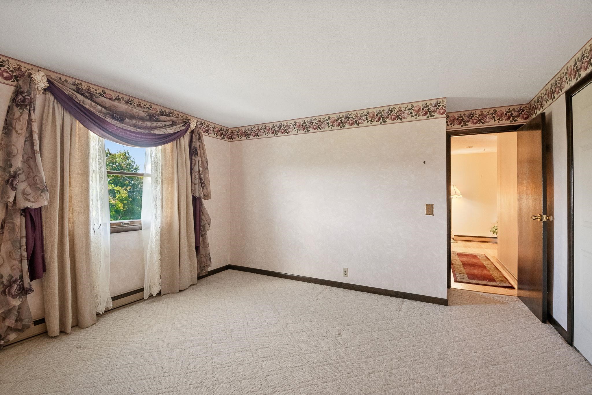 210 McLeod Road photo 36