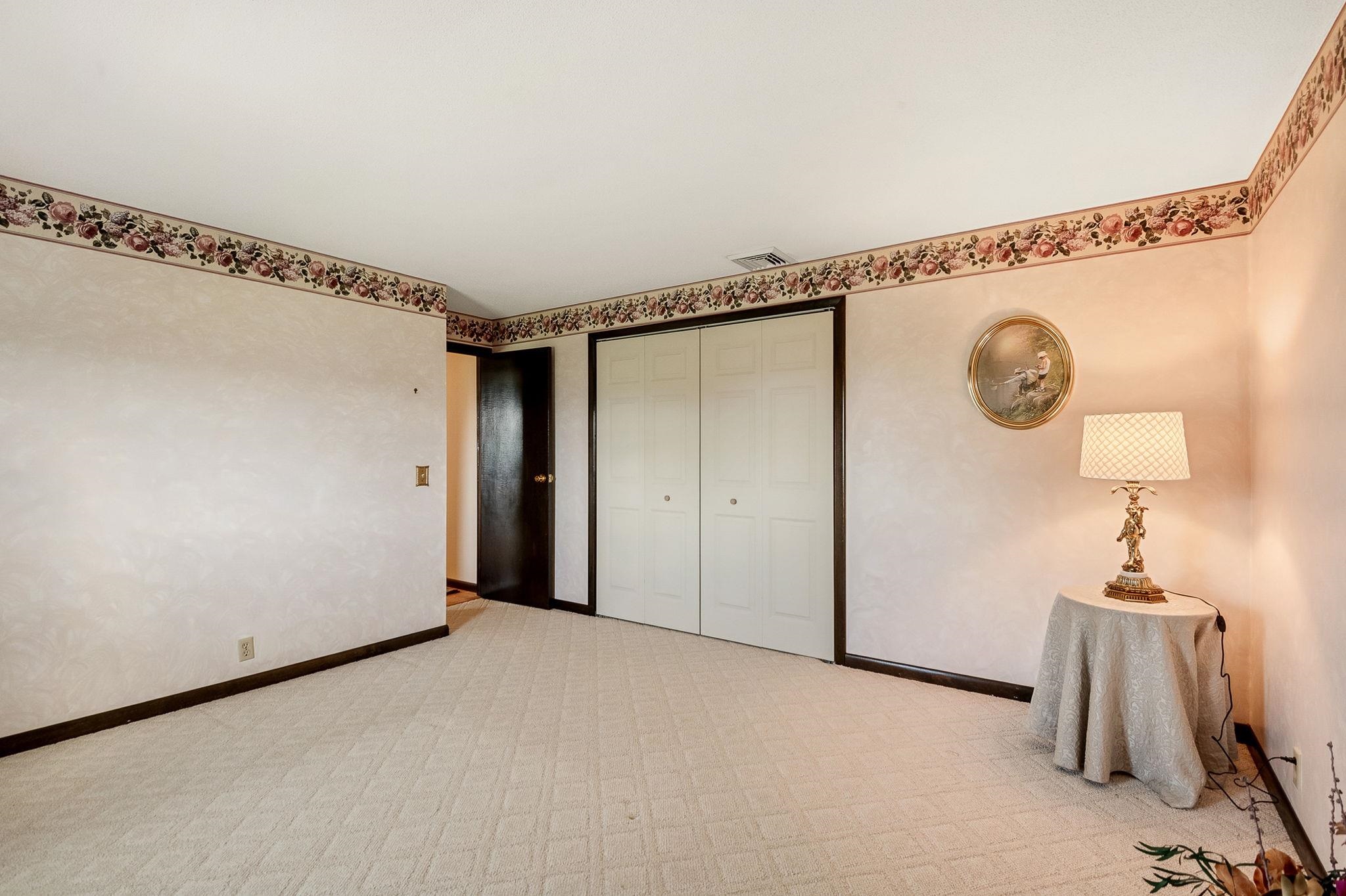 210 McLeod Road photo 37