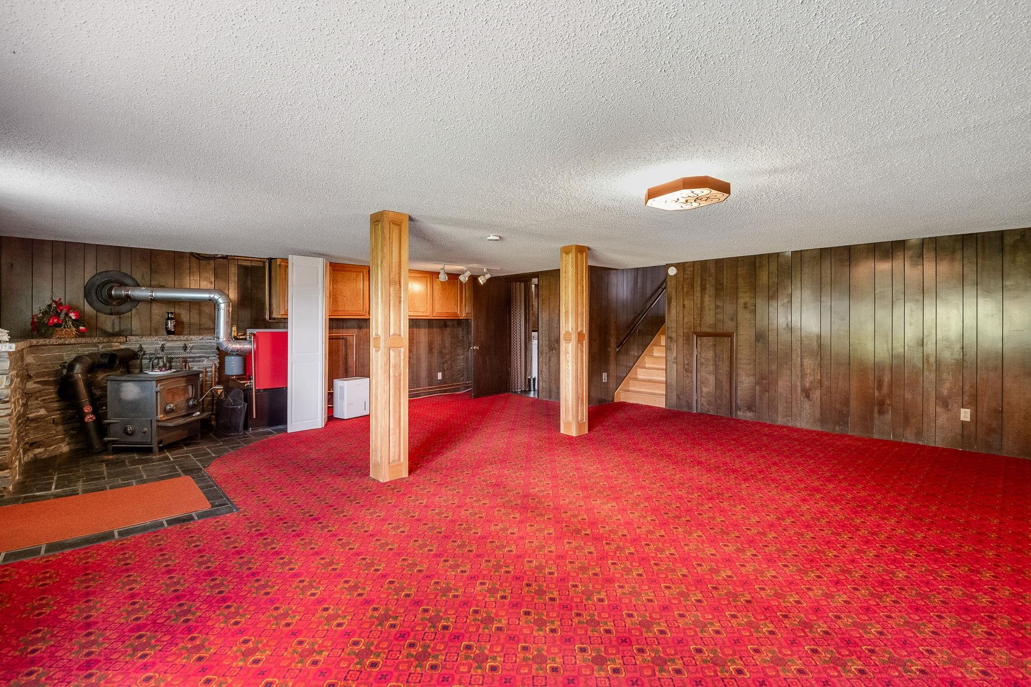 210 McLeod Road photo 38