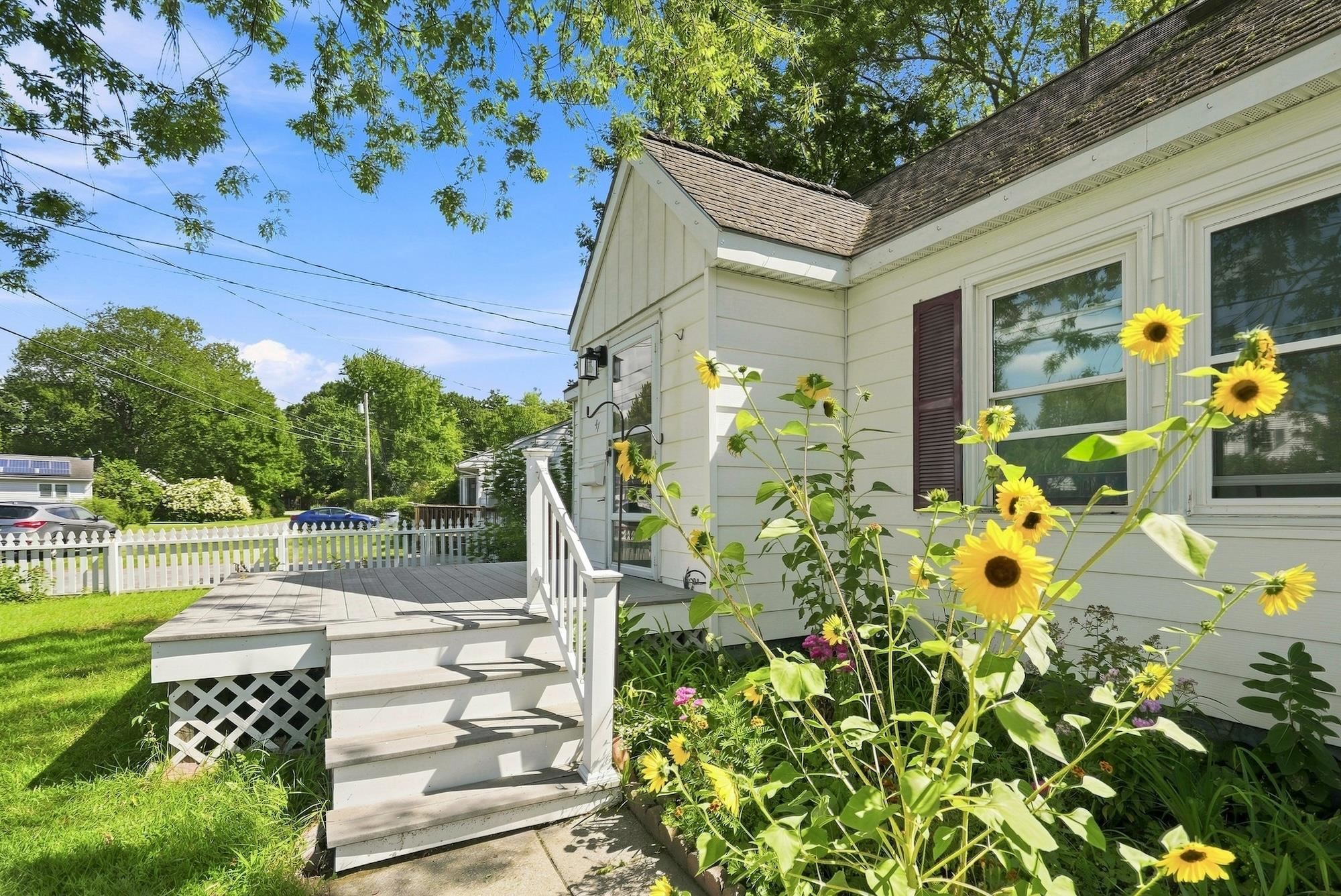 47 McIntosh Avenue photo 4