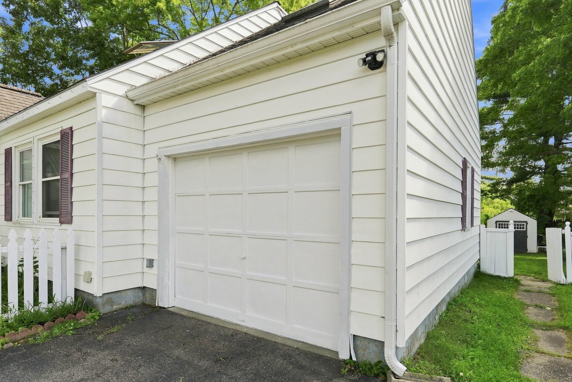 47 McIntosh Avenue photo 40
