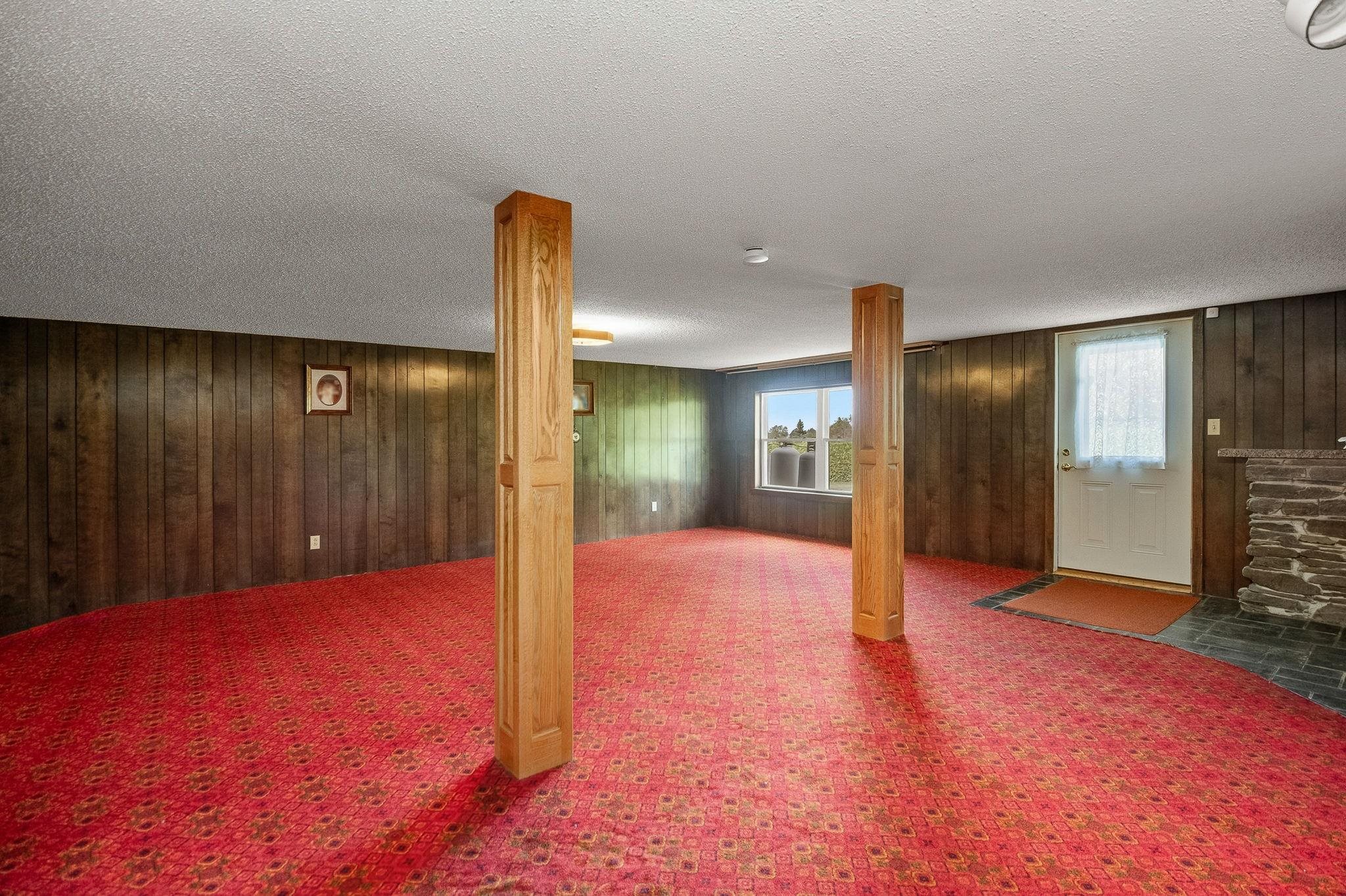 210 McLeod Road photo 40
