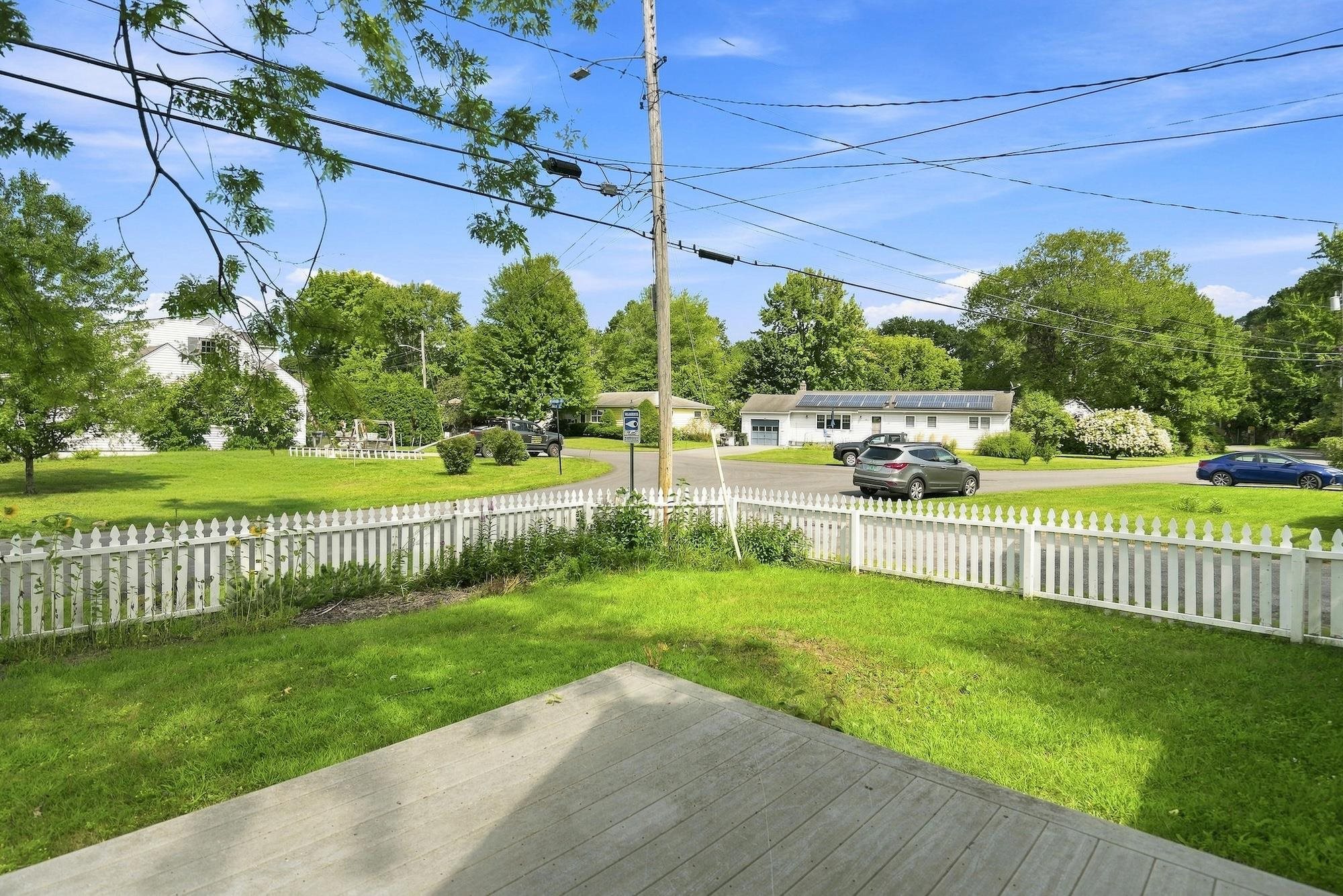 47 McIntosh Avenue photo 42