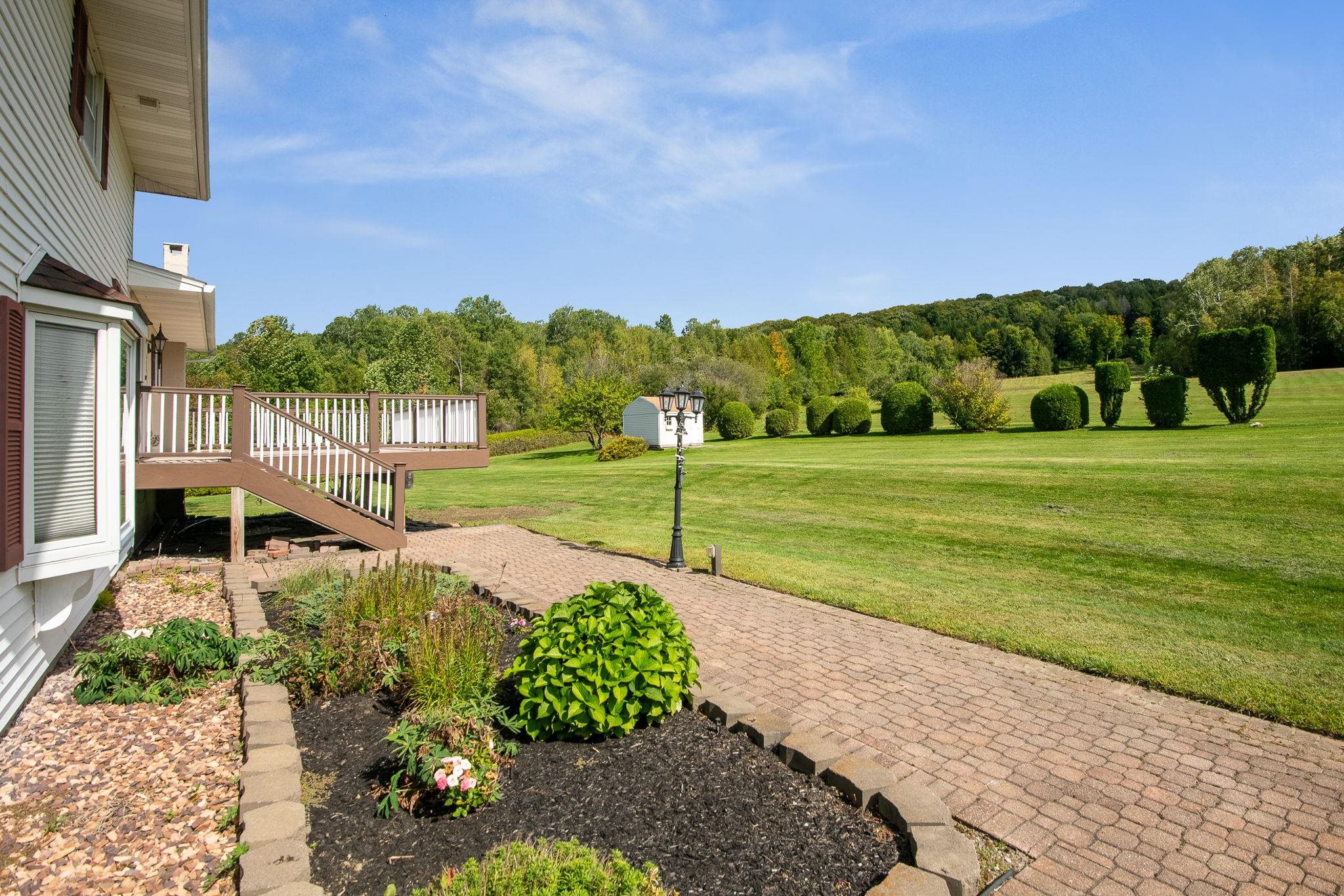 210 McLeod Road photo 44
