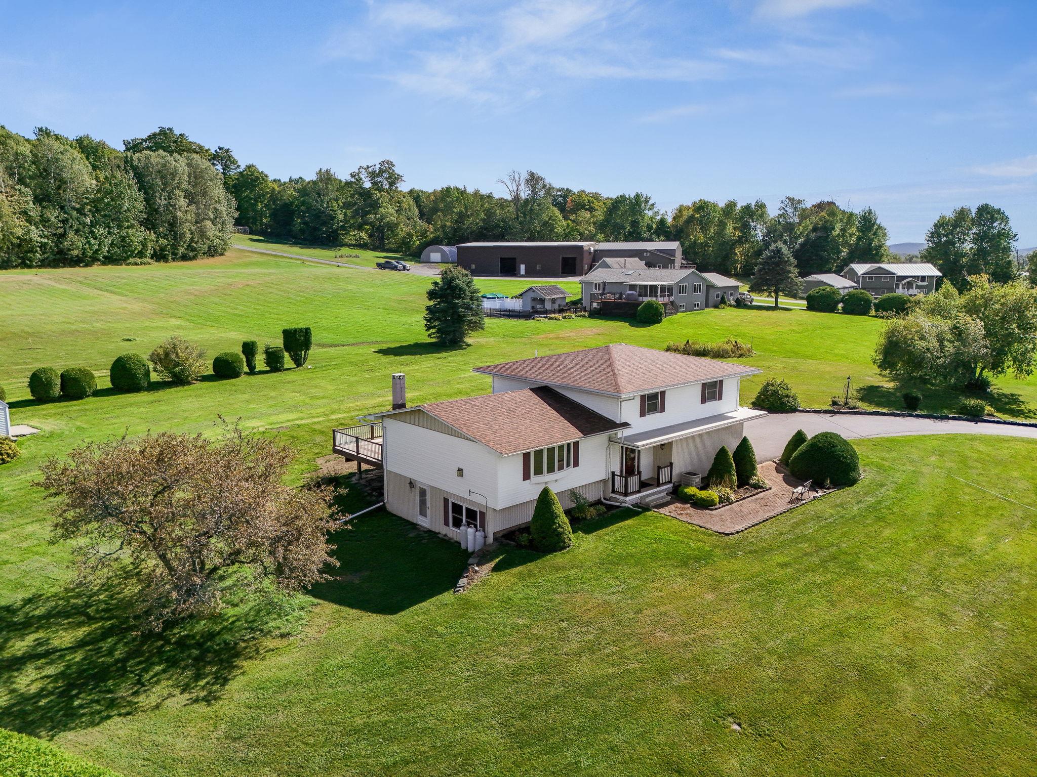 210 McLeod Road photo 47