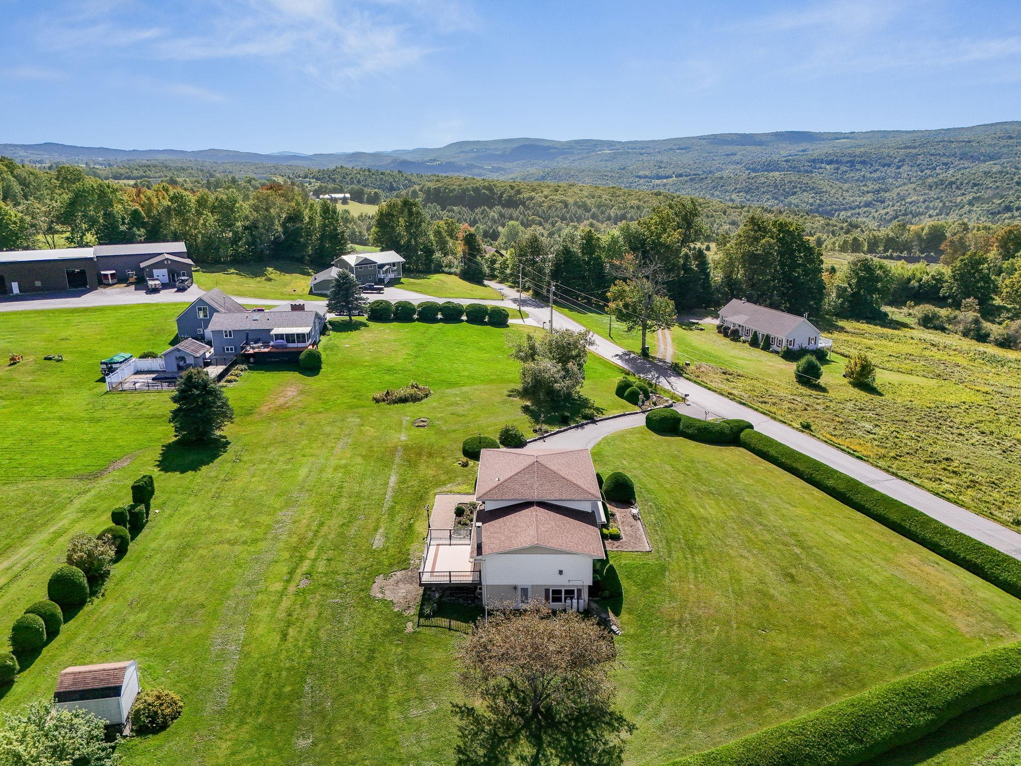 210 McLeod Road photo 48