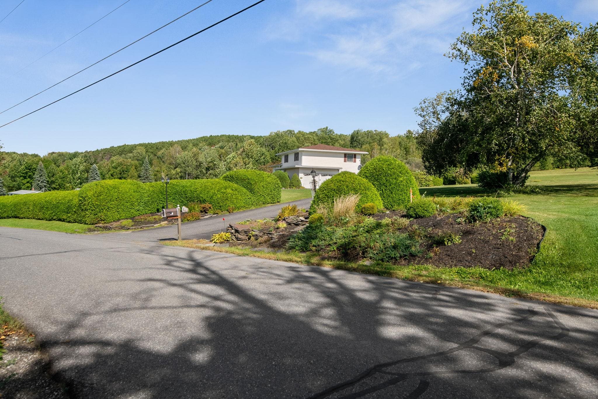 210 McLeod Road photo 5