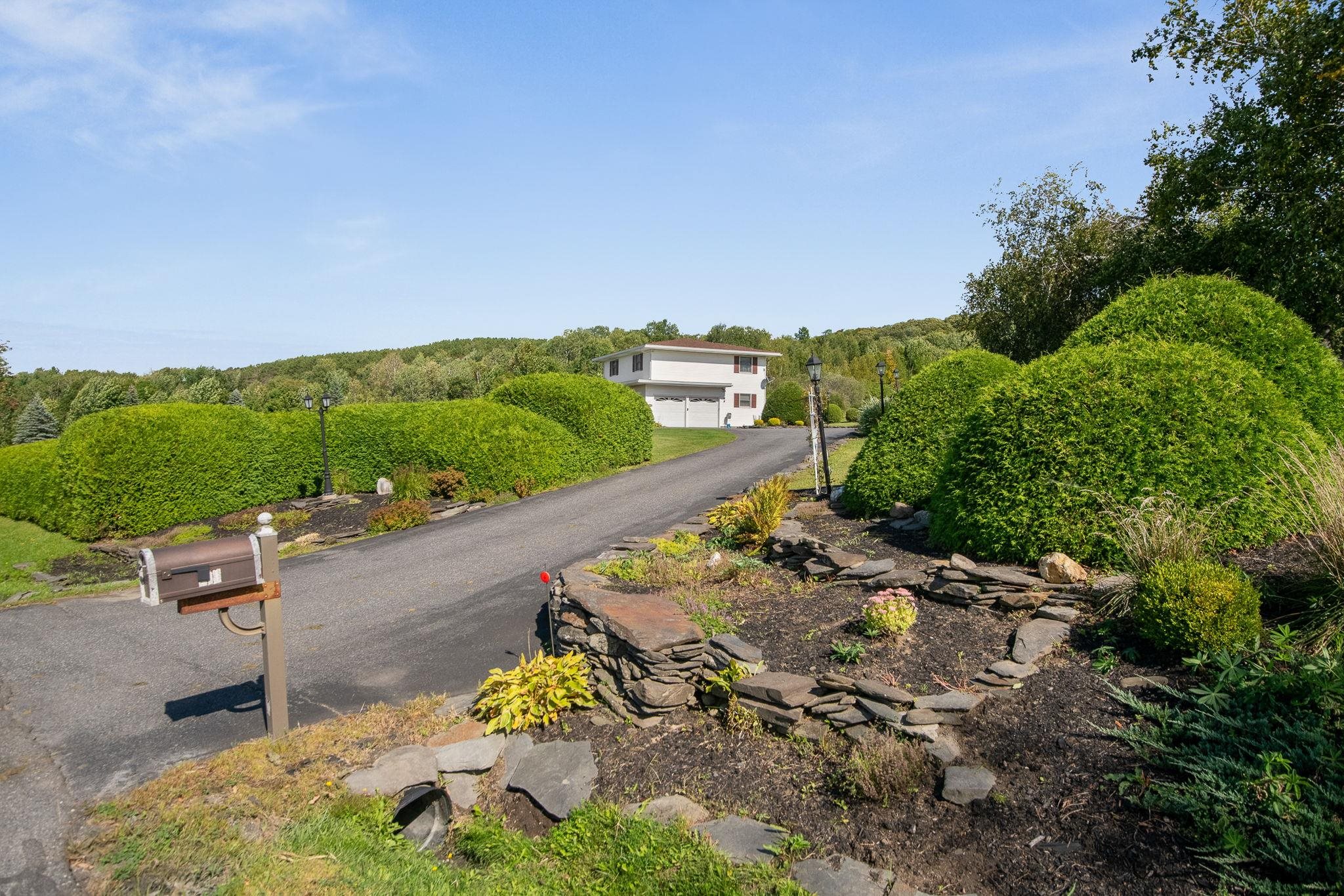 210 McLeod Road photo 6
