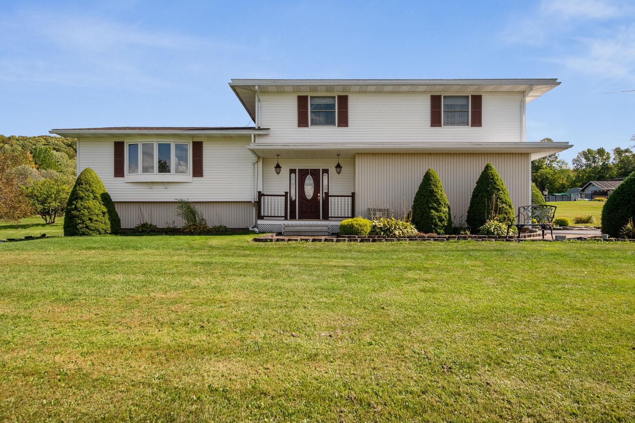 210 McLeod Road photo 7