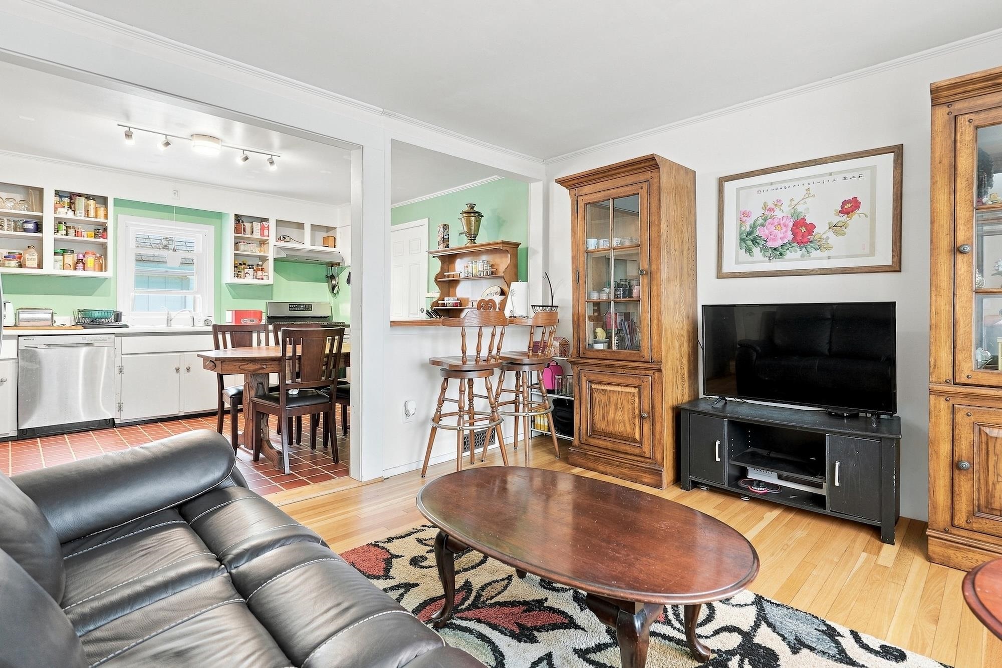 47 McIntosh Avenue photo 8