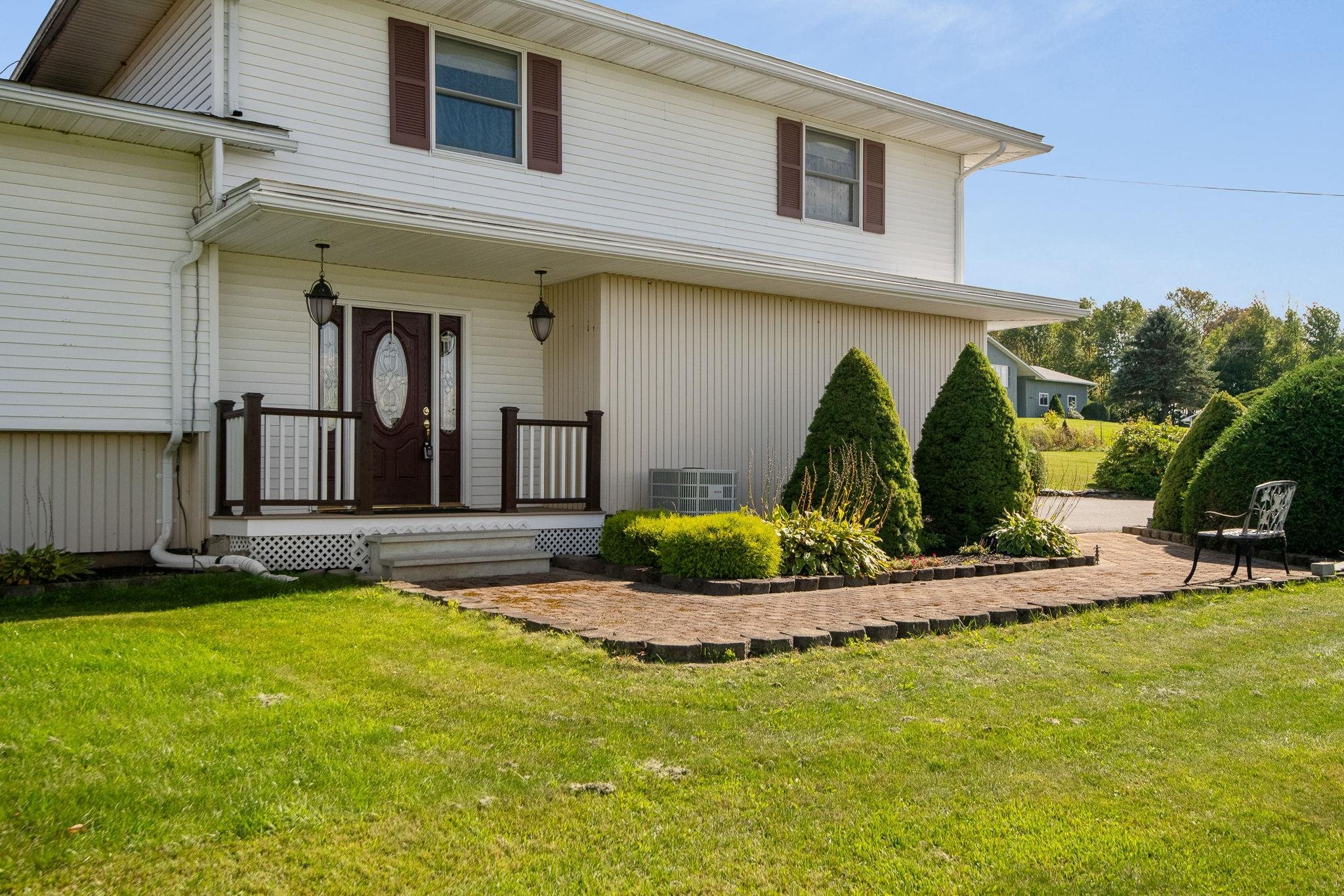 210 McLeod Road photo 8