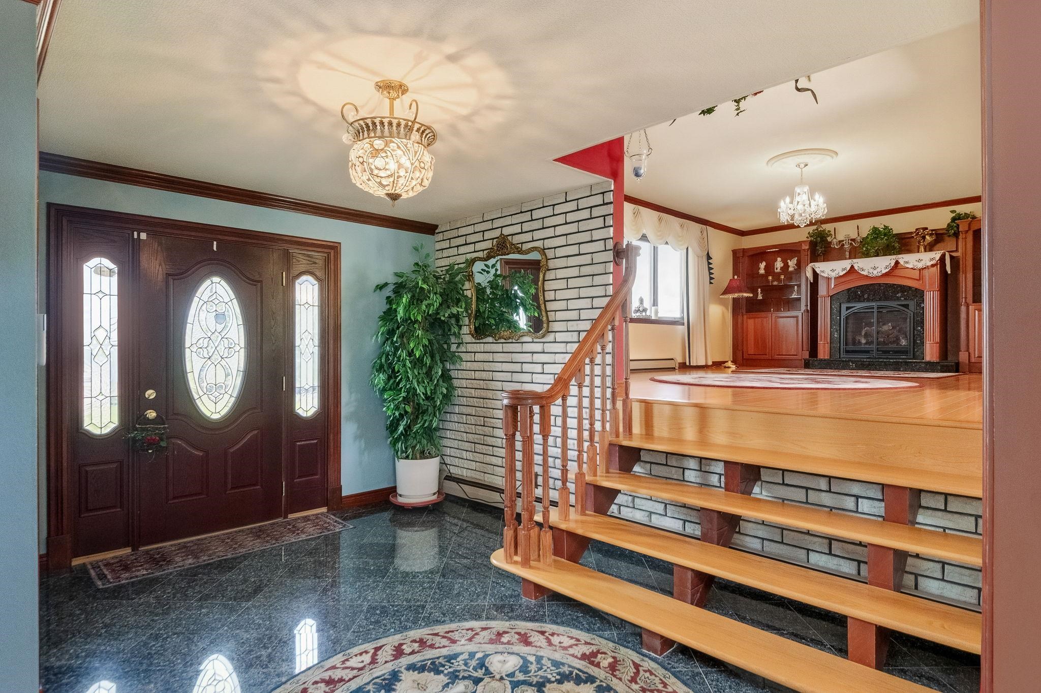 210 McLeod Road photo 9