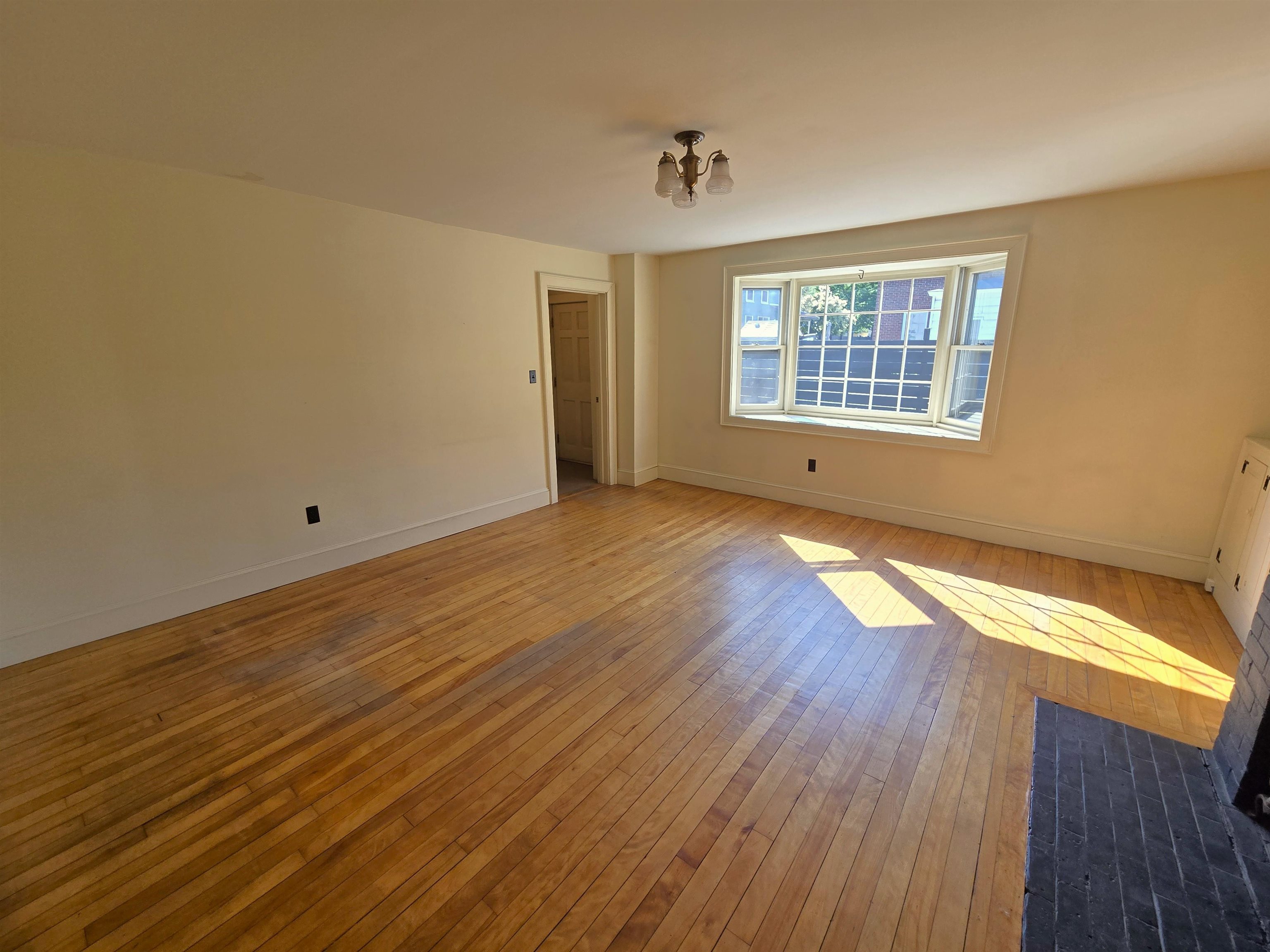 54 Linden Street photo 11