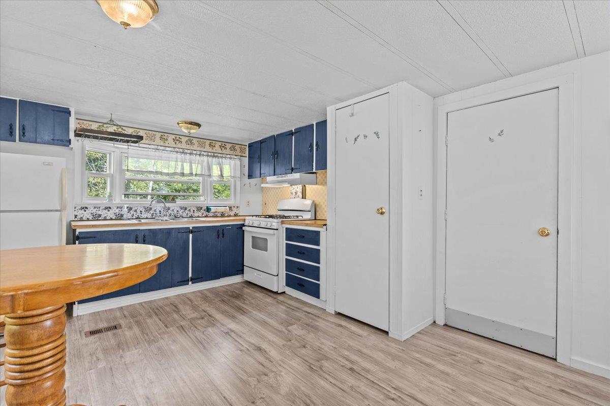 2083 West Hill Road photo 17