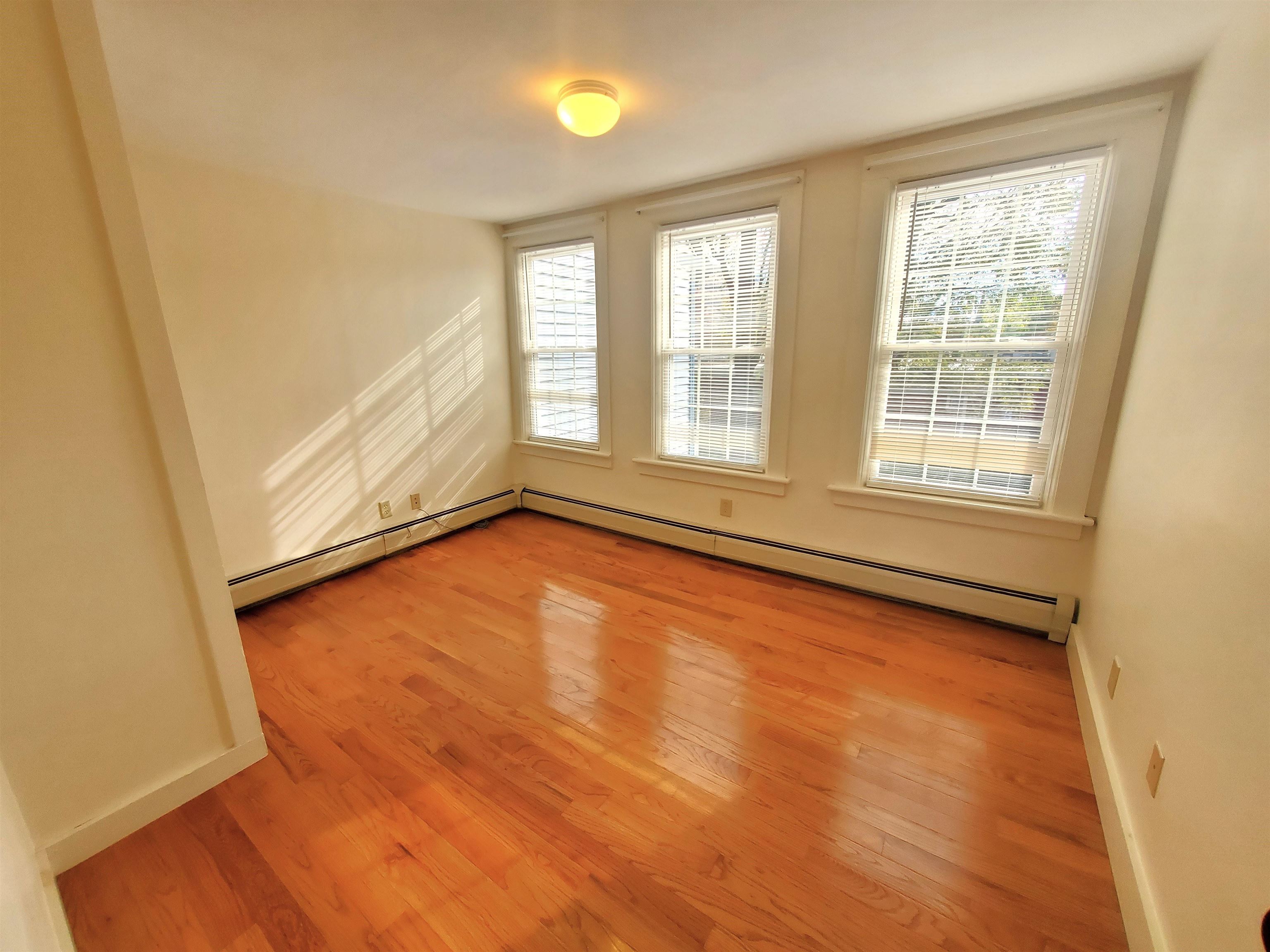 54 Linden Street photo 24