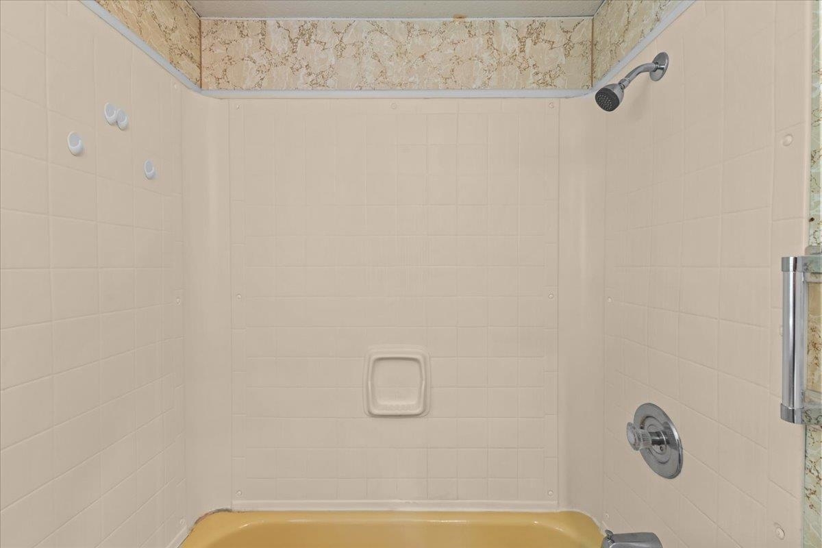 2083 West Hill Road photo 31
