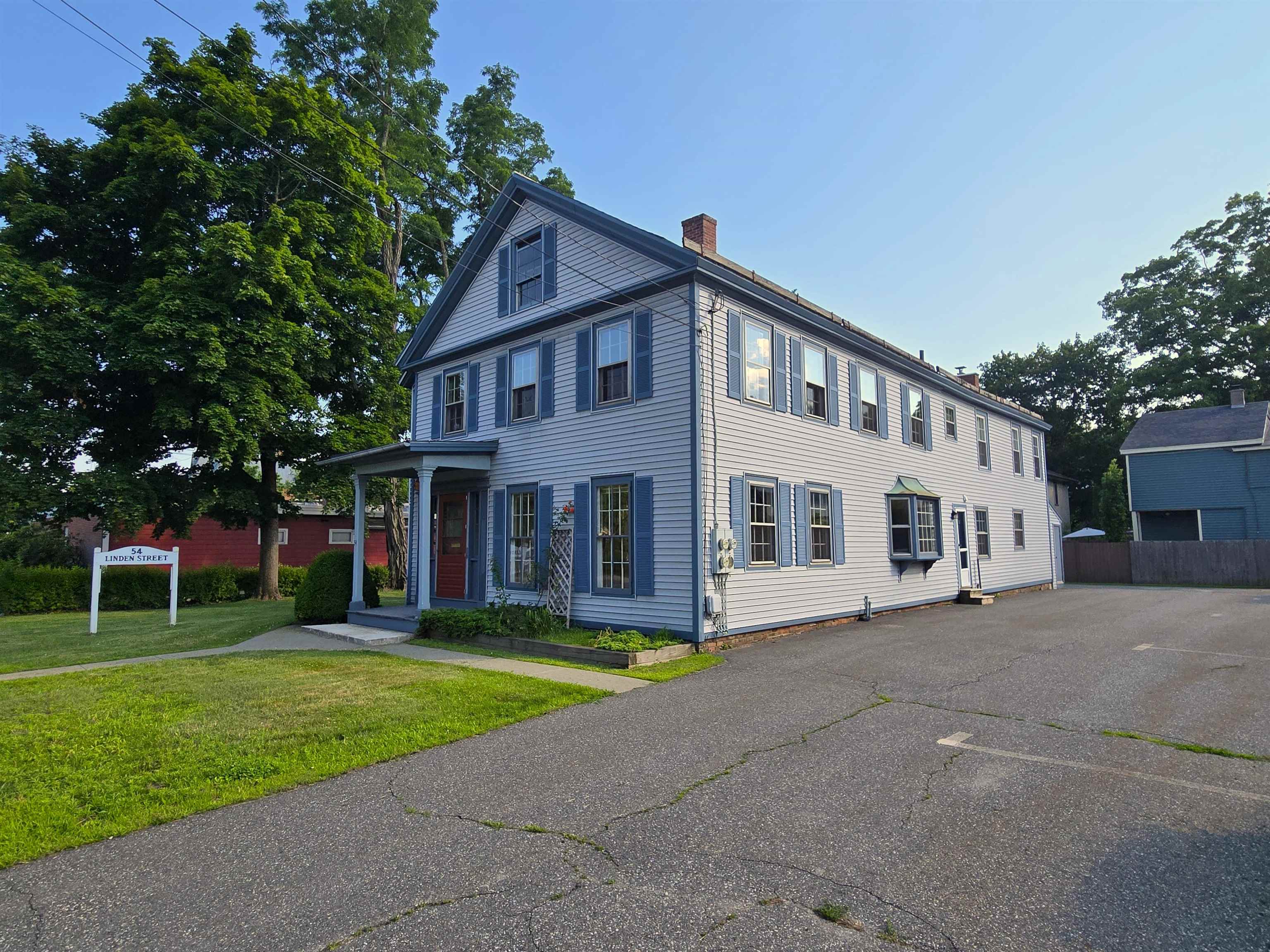 54 Linden Street photo 4