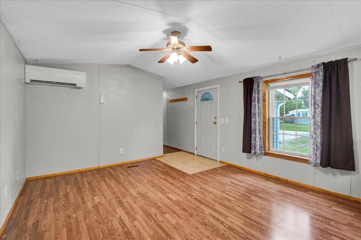 28 Burt Street photo 18