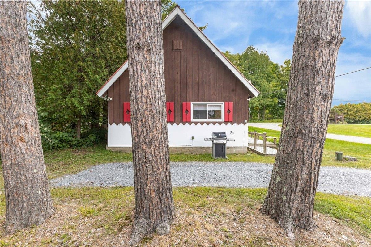 14 Strom Farm Lane photo 4