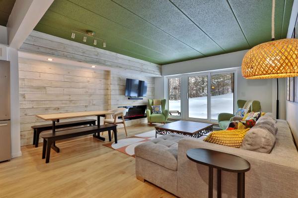 135 East Mountain Road