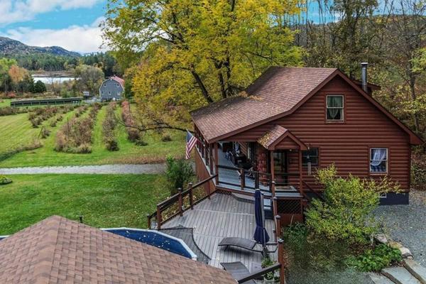 1528 Vermont Route 30 S