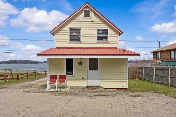 986 East Lakeshore Drive