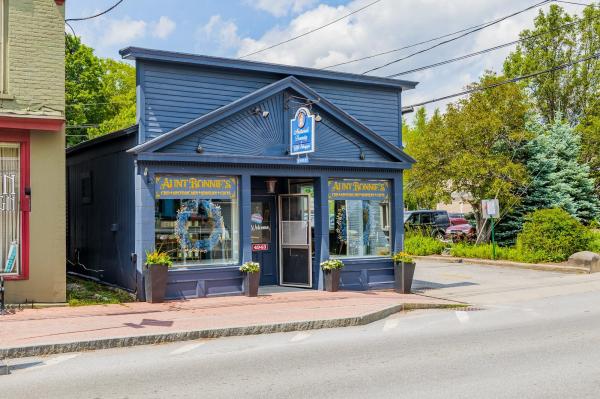 4943 Main Street